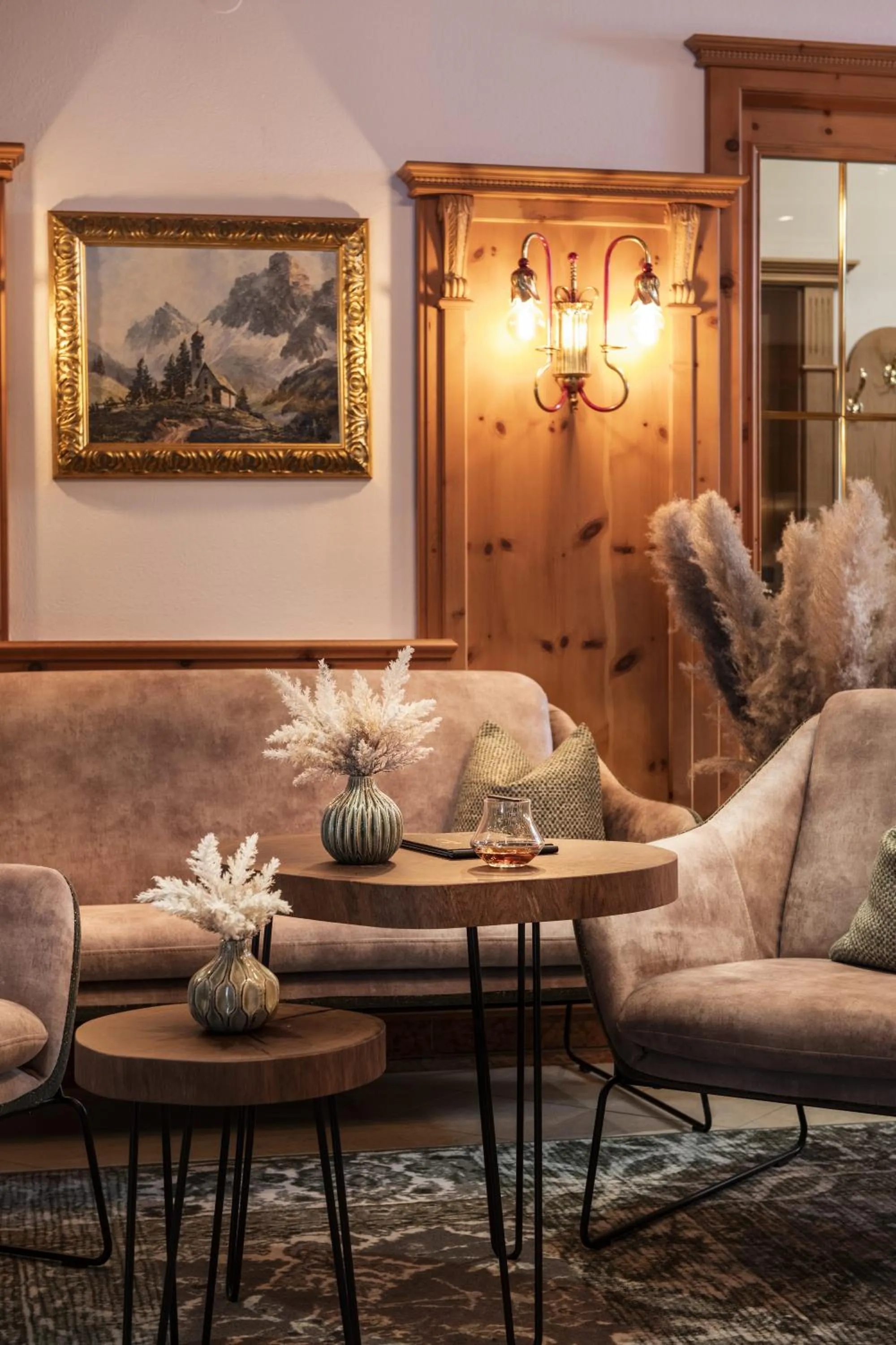 Lounge or bar in Hotel Alpenjuwel 4 Sterne Superior