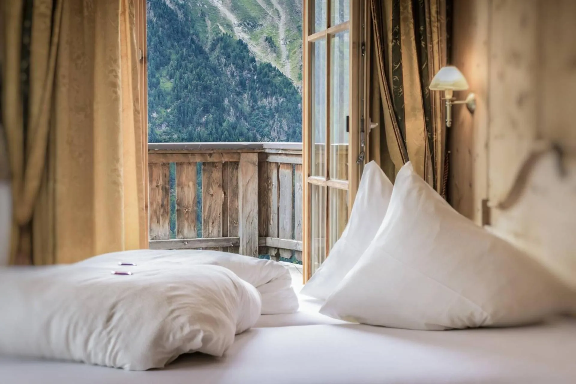 Bed in Hotel Silbertal