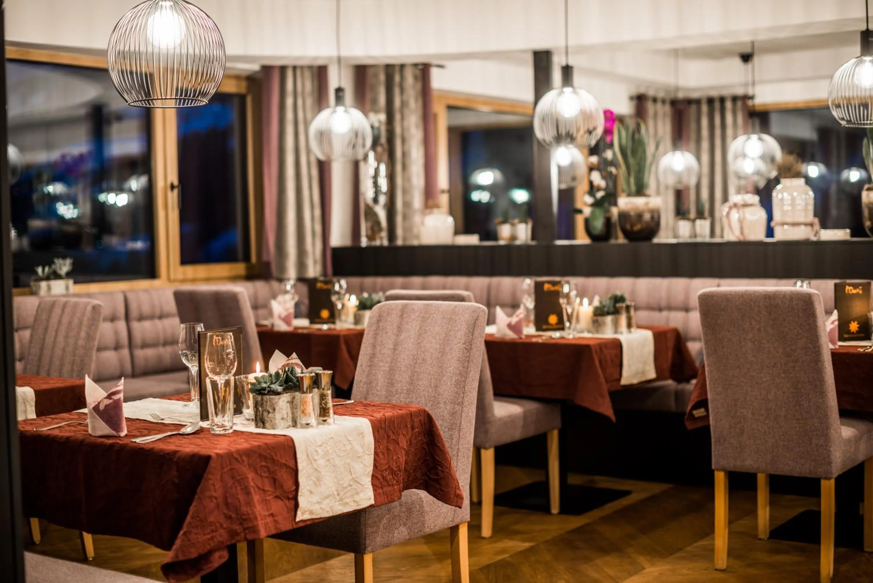 Restaurant/places to eat in Hotel Sonnschupfer