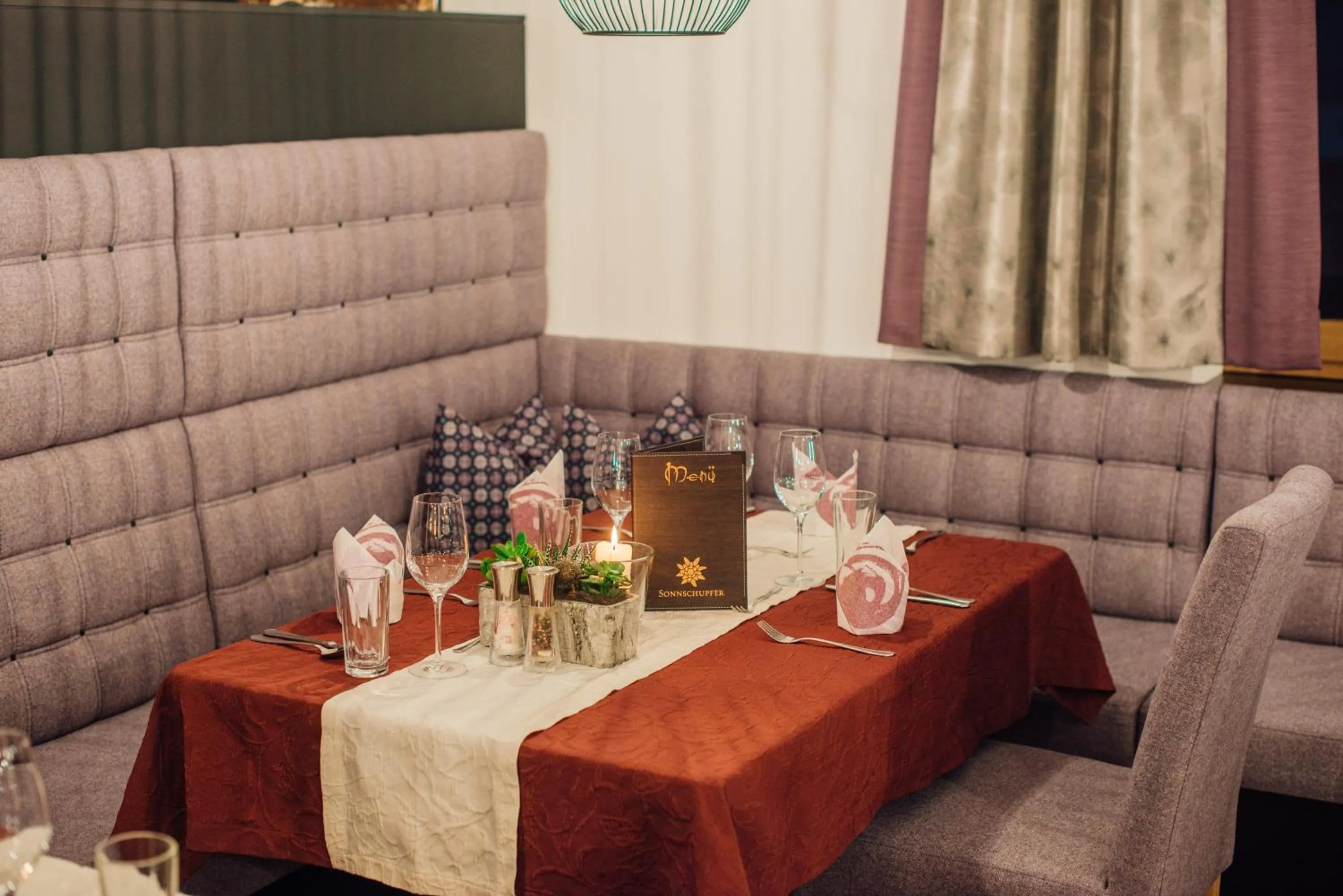 Restaurant/places to eat in Hotel Sonnschupfer