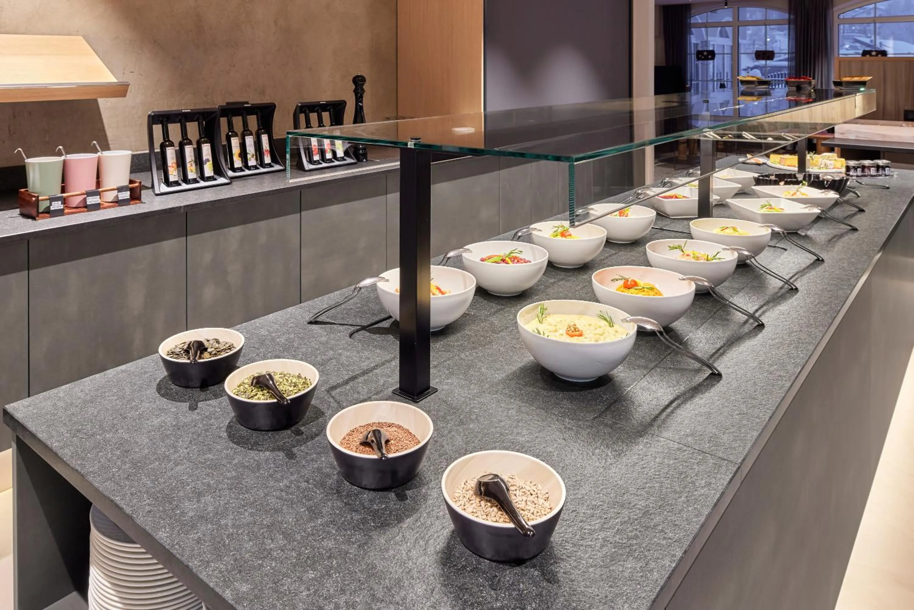 Restaurant/places to eat in Alpenaussicht