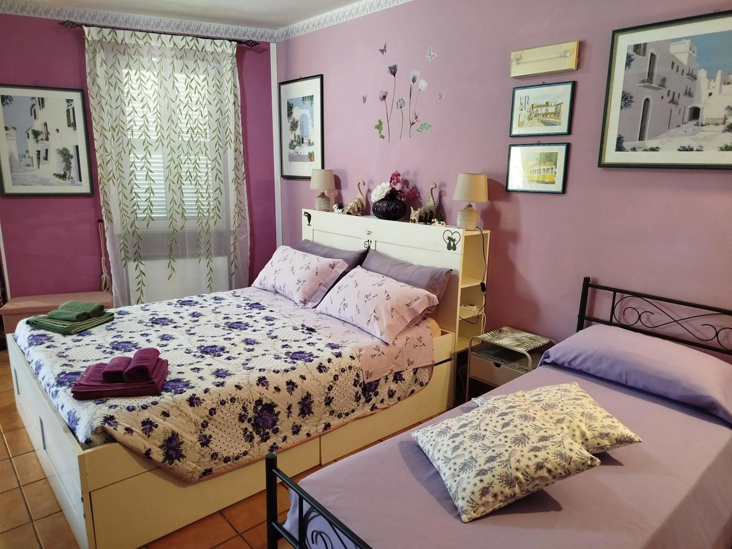 Bedroom, Bed in Gatto Matto