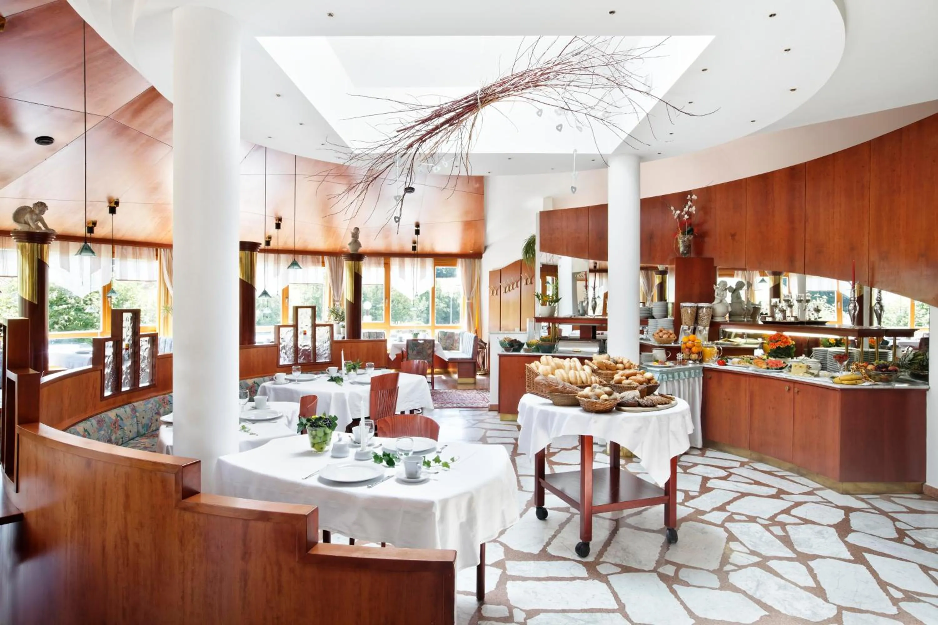 Restaurant/places to eat in Vitalhotel Krainz