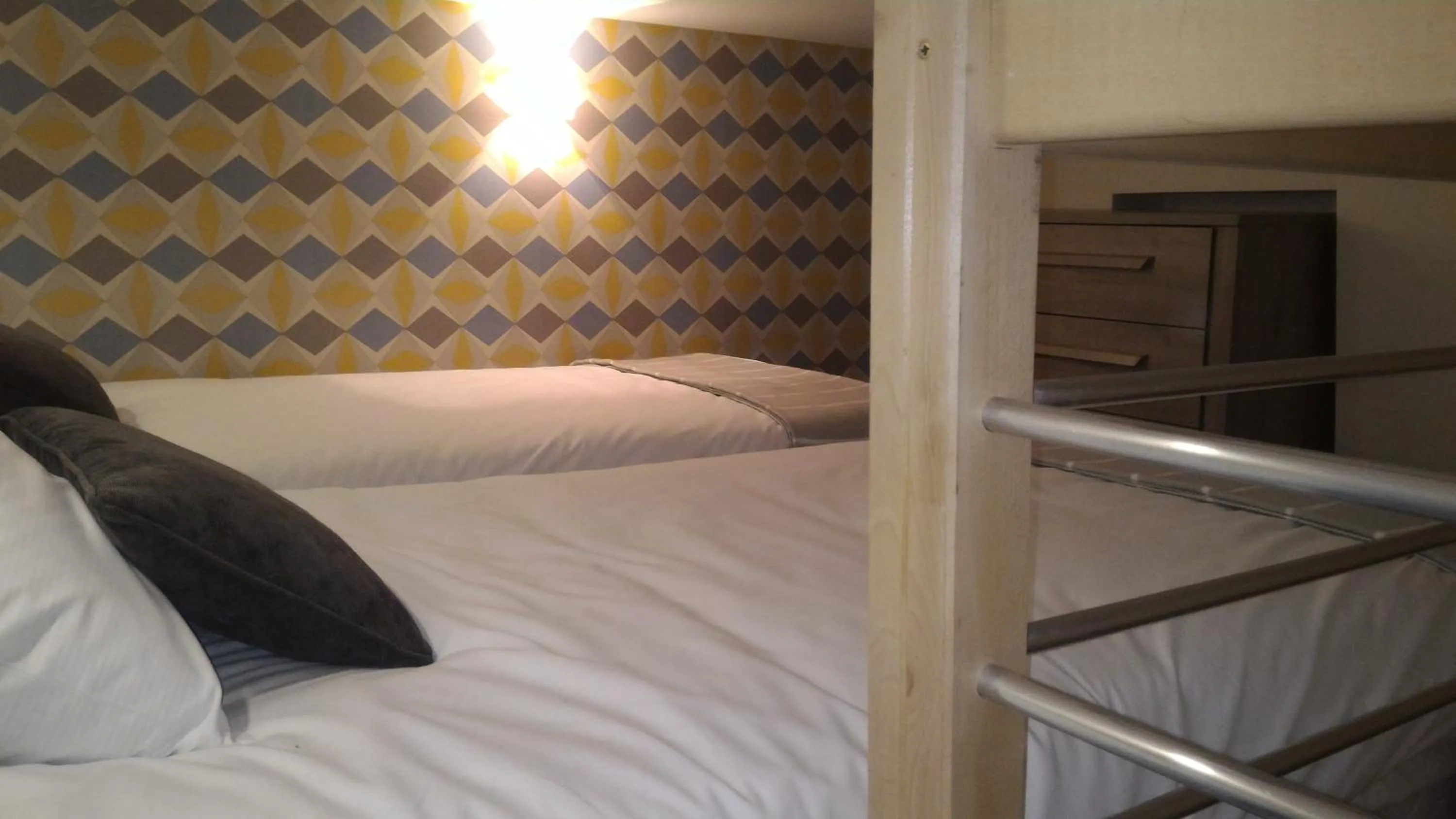 Area and facilities, Bed in Sohosuite