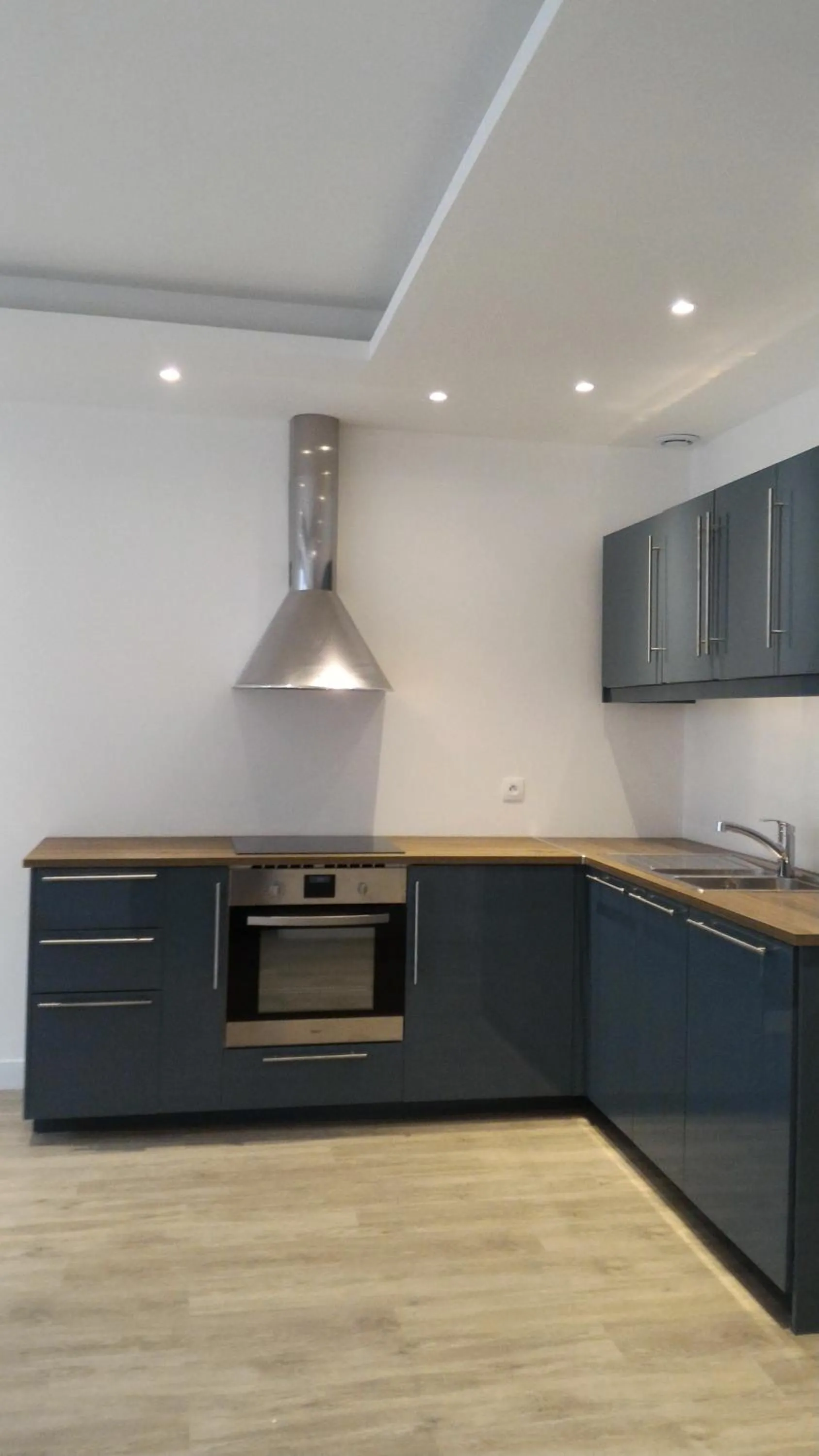 Kitchen or kitchenette in Sohosuite