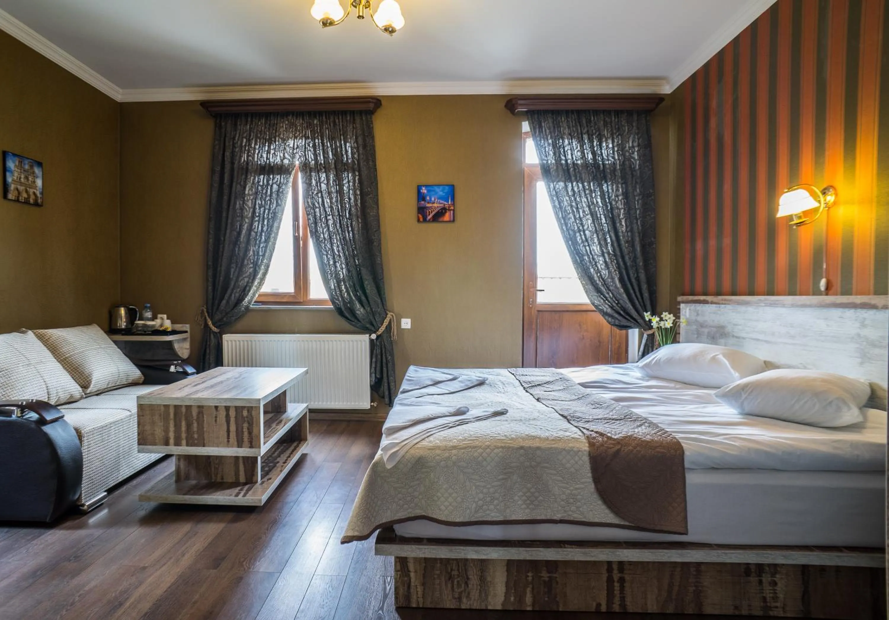 Photo of the whole room, Bed in Hotel Tiflis