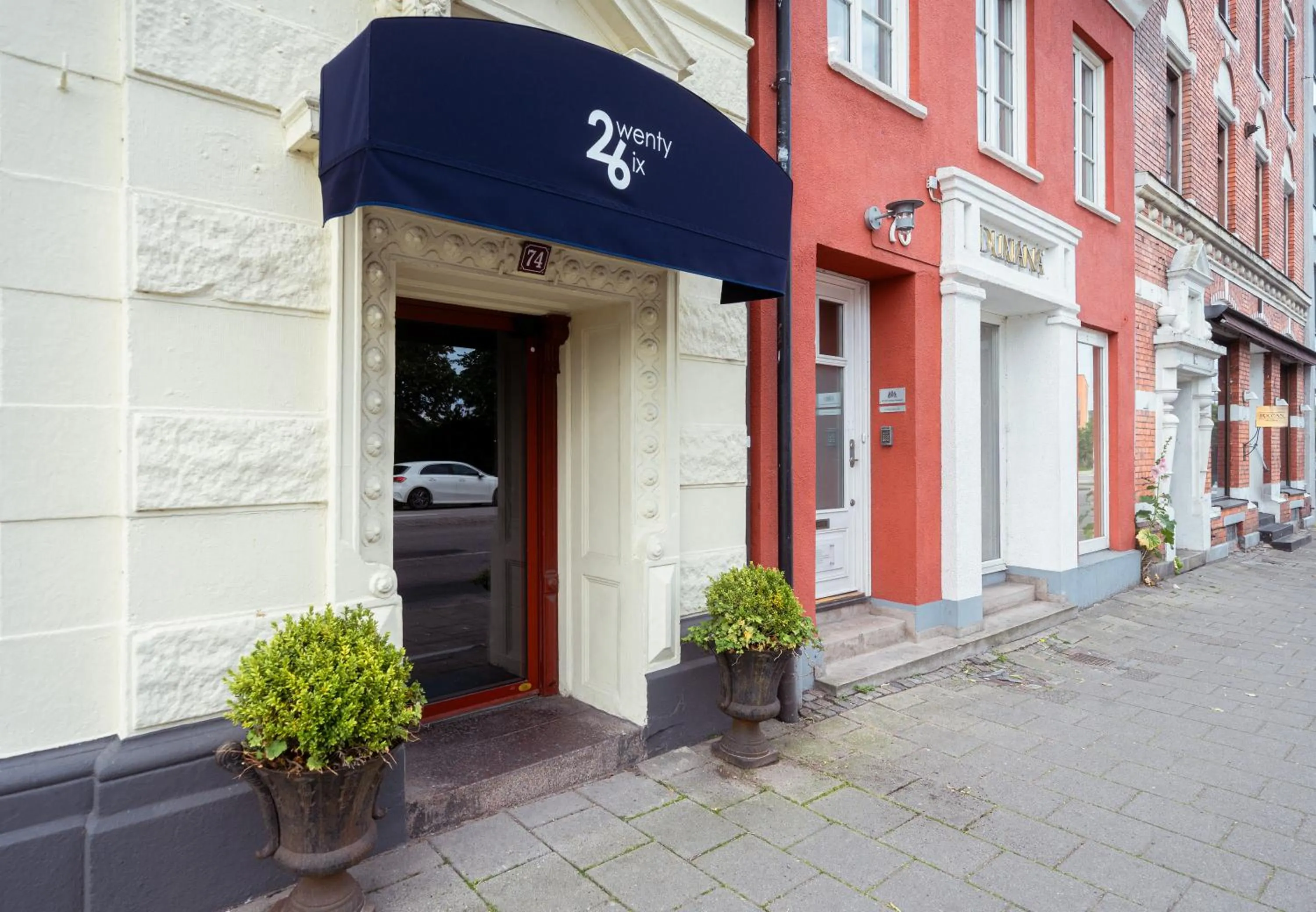 Facade/entrance in TwentySix