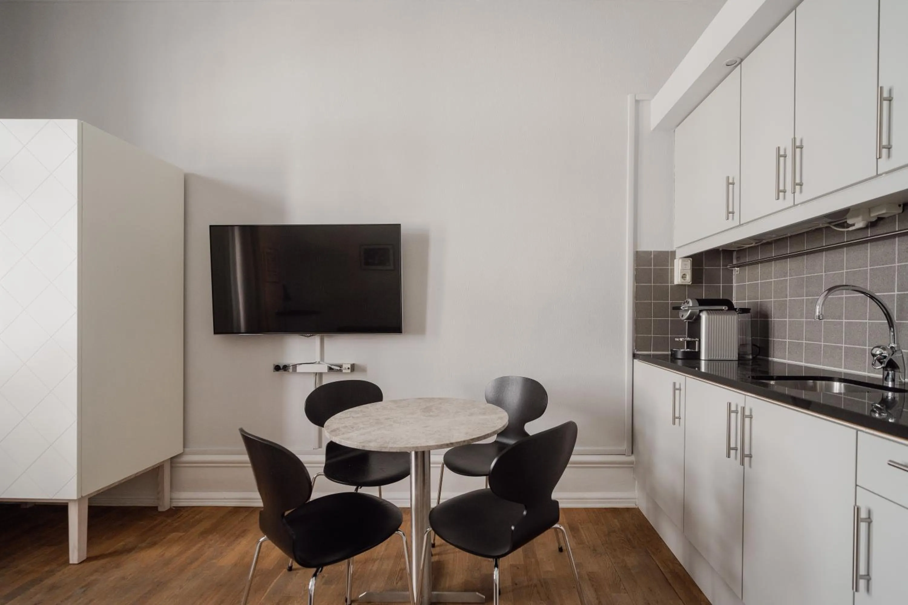 Kitchen or kitchenette in The Duxiana Malmö