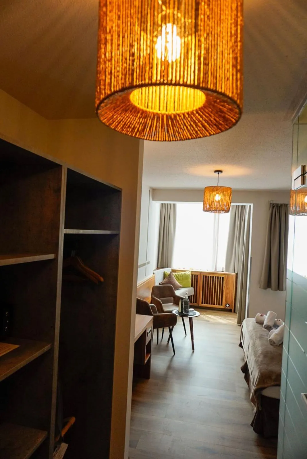 Photo of the whole room, Bed in Hotel Vier Jahreszeiten