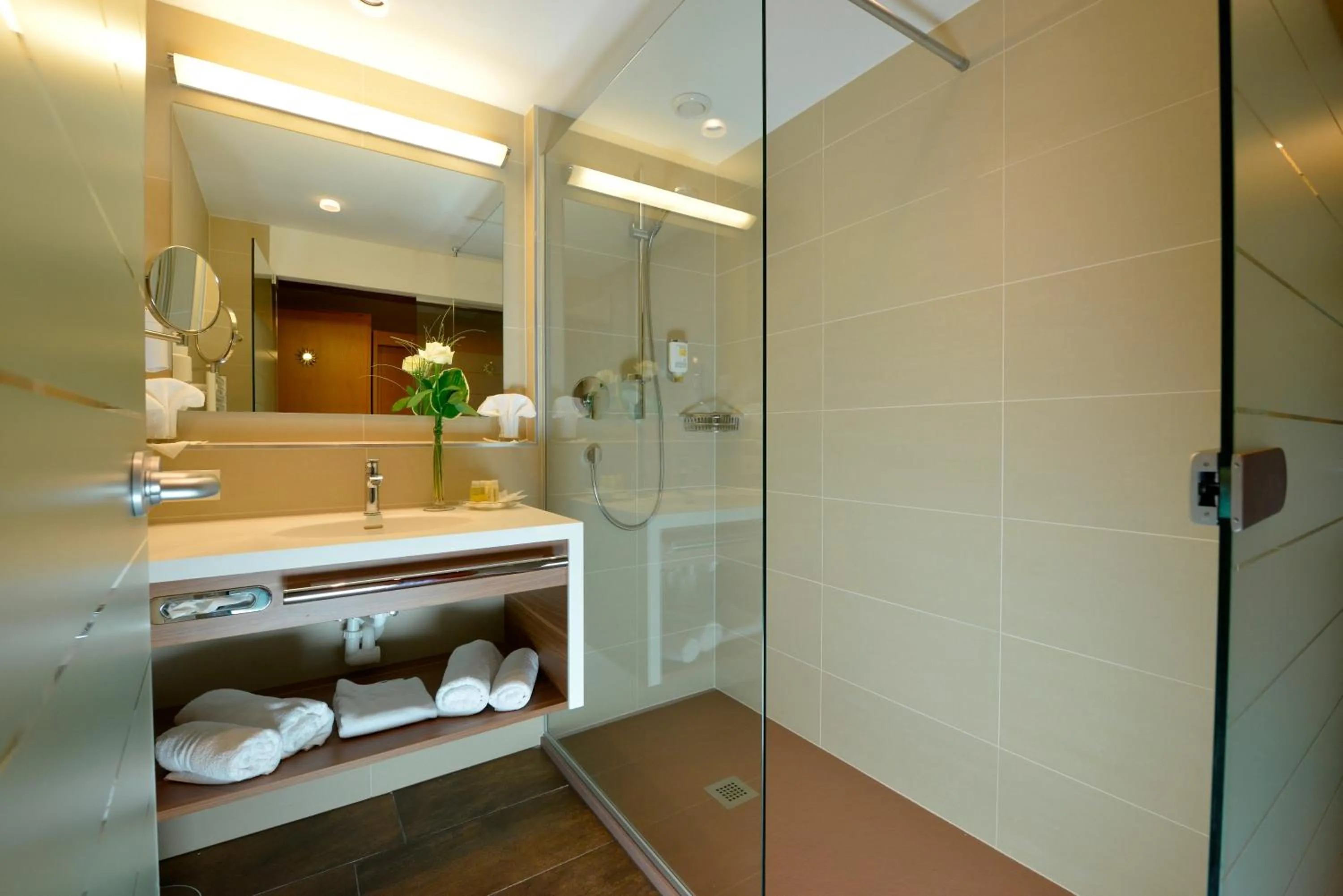 Bathroom in Hotel Vier Jahreszeiten