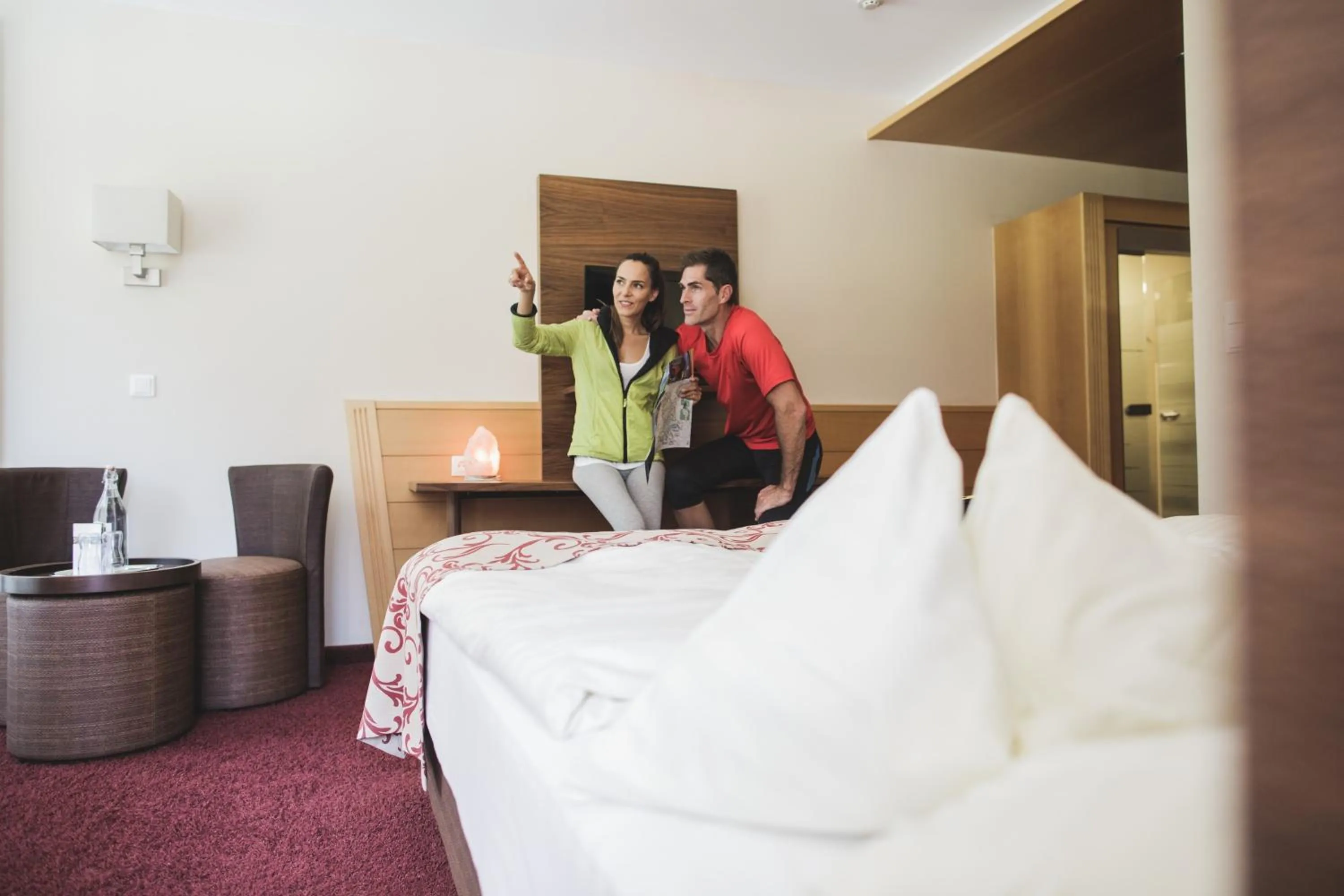 Photo of the whole room, Bed in Hotel Vier Jahreszeiten