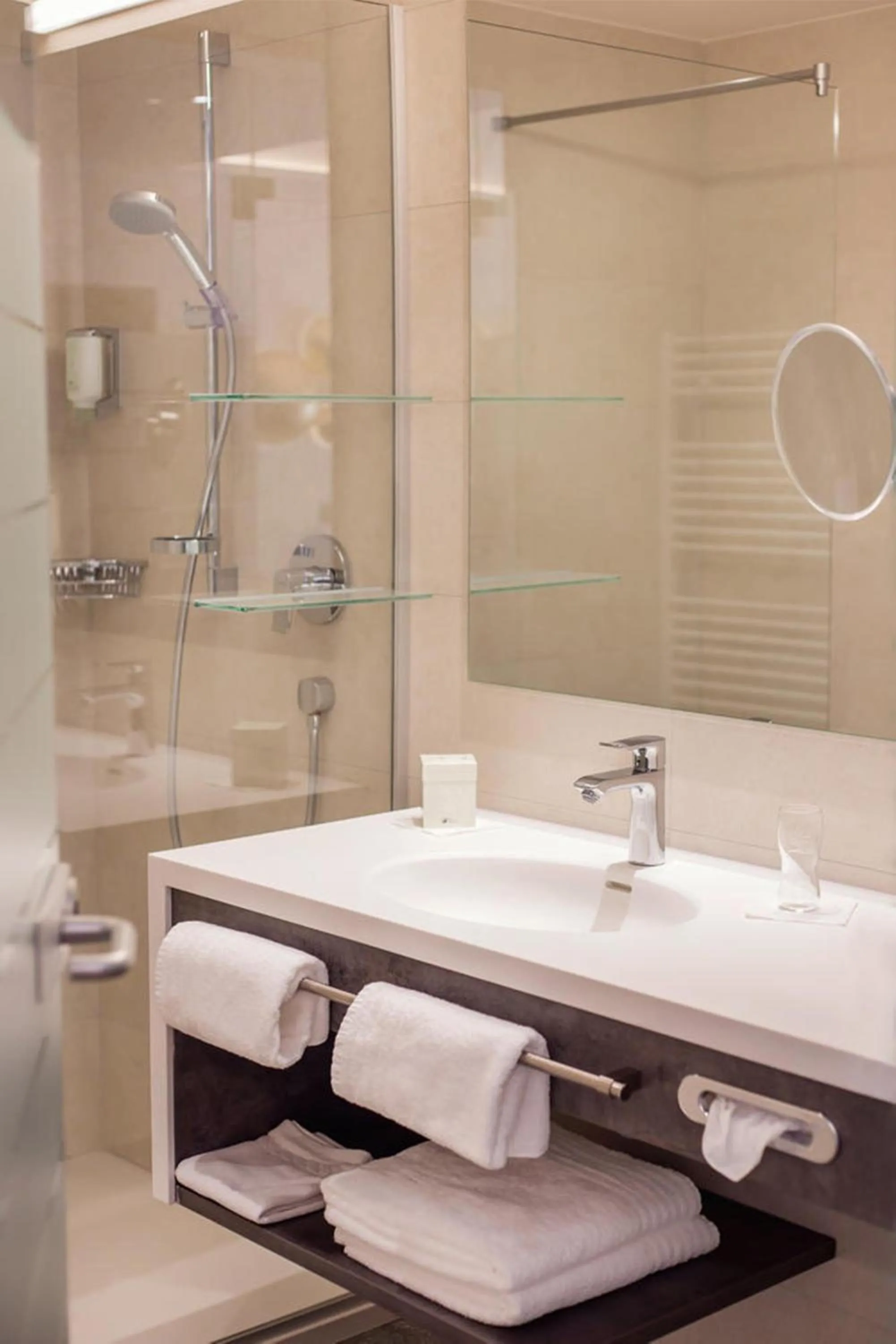 Bathroom in Hotel Vier Jahreszeiten