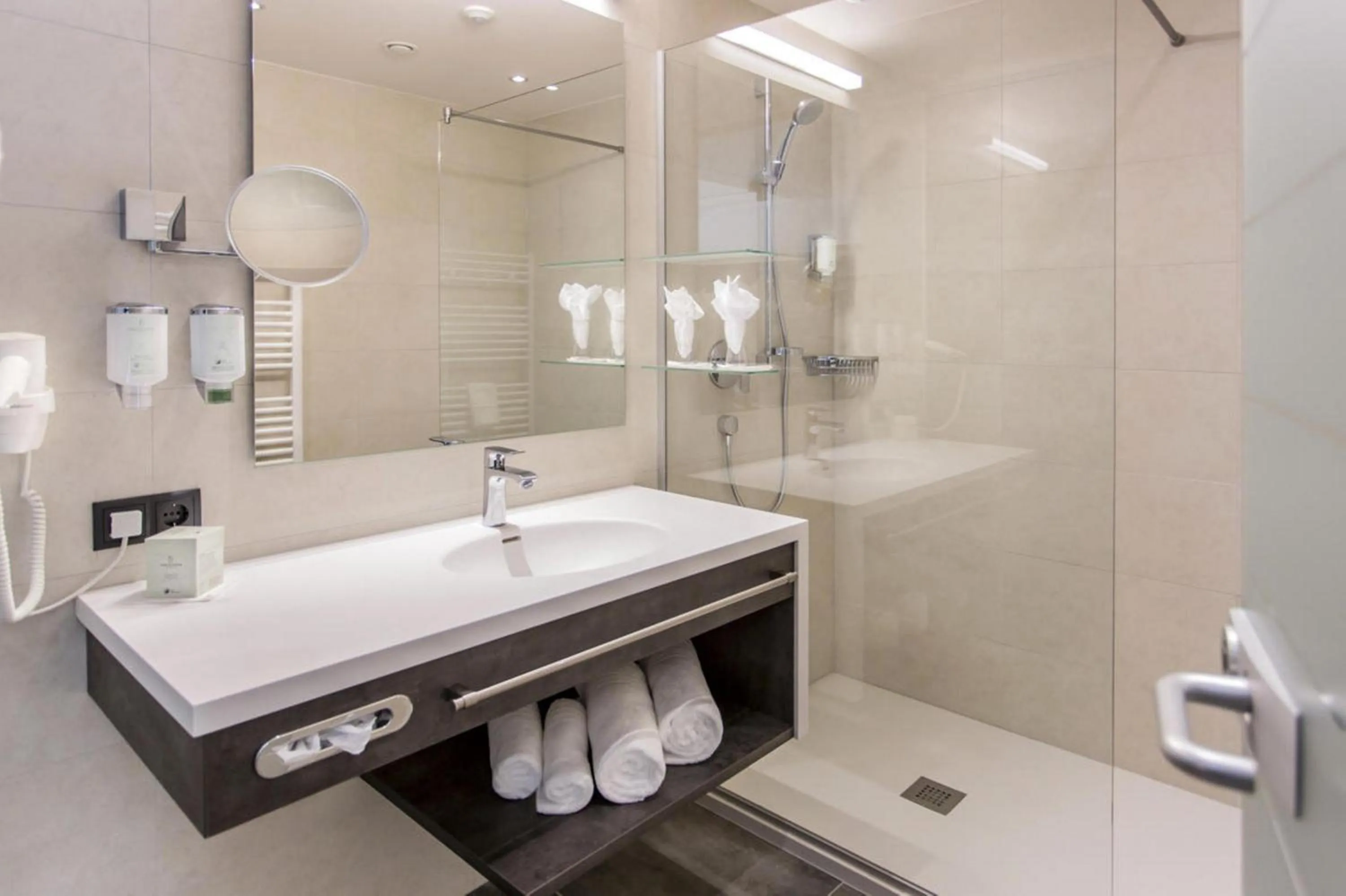 Bathroom in Hotel Vier Jahreszeiten