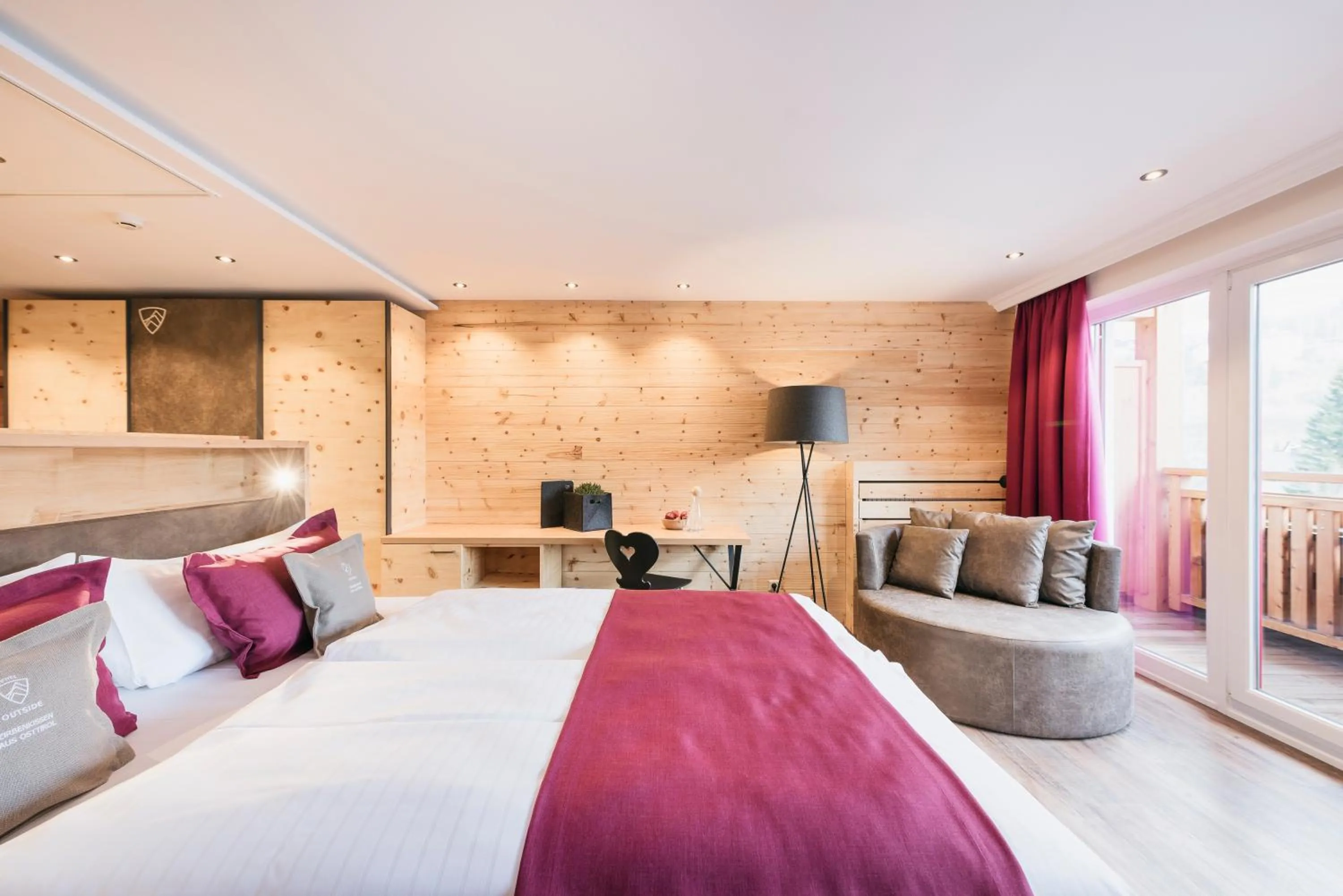 Facade/entrance, Bed in SPA & Naturhotel Outside