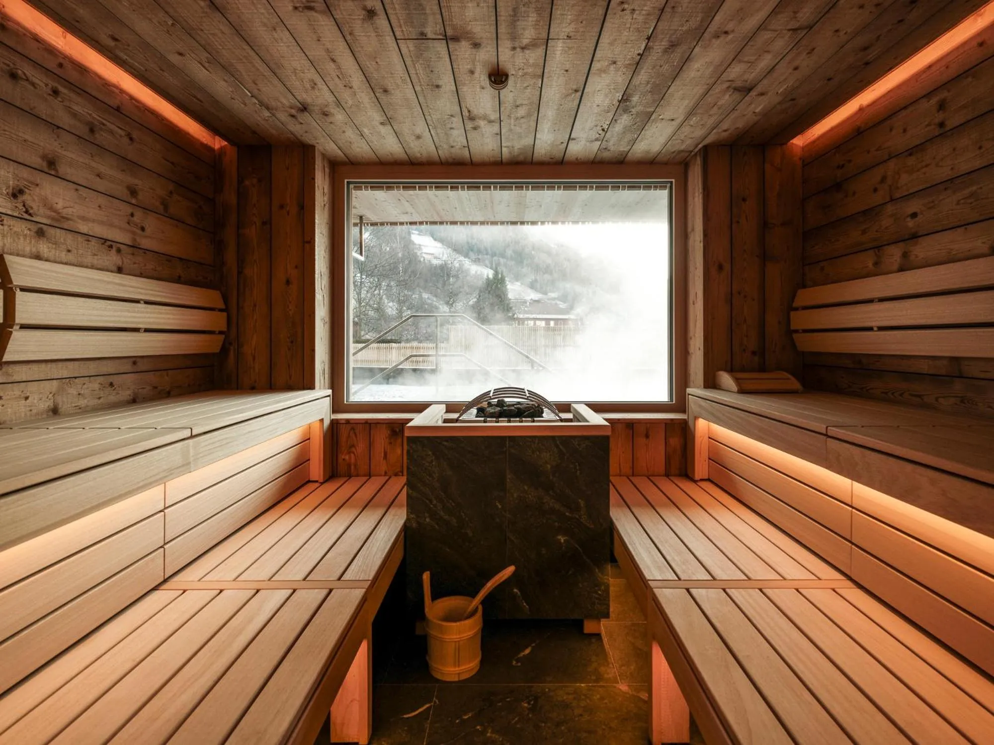 Spa and wellness centre/facilities in SPA & Naturhotel Outside