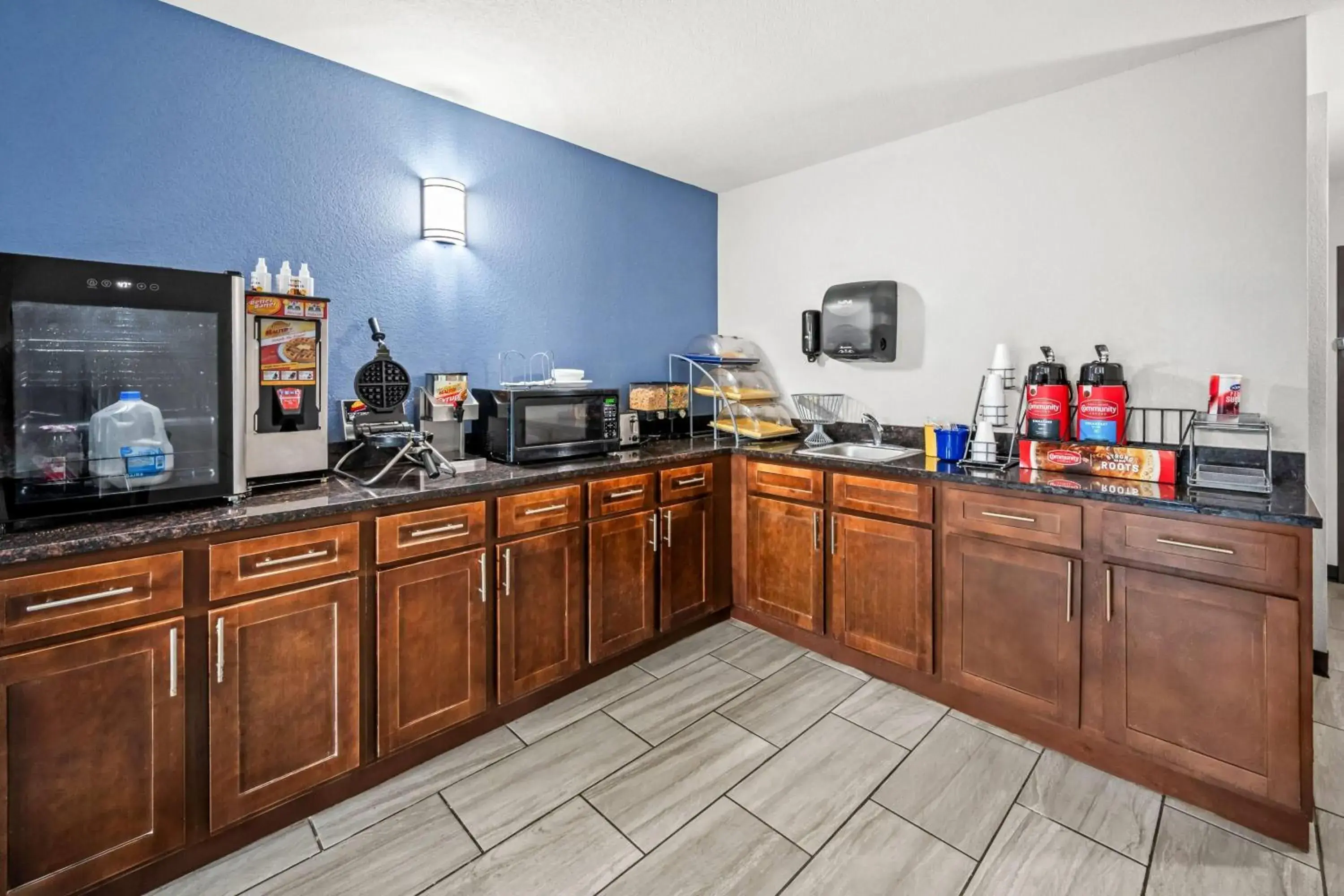 Property building in Days Inn by Wyndham New Orleans Pontchartrain Property building in Days Inn by Wyndham New Orleans Pontchartrain