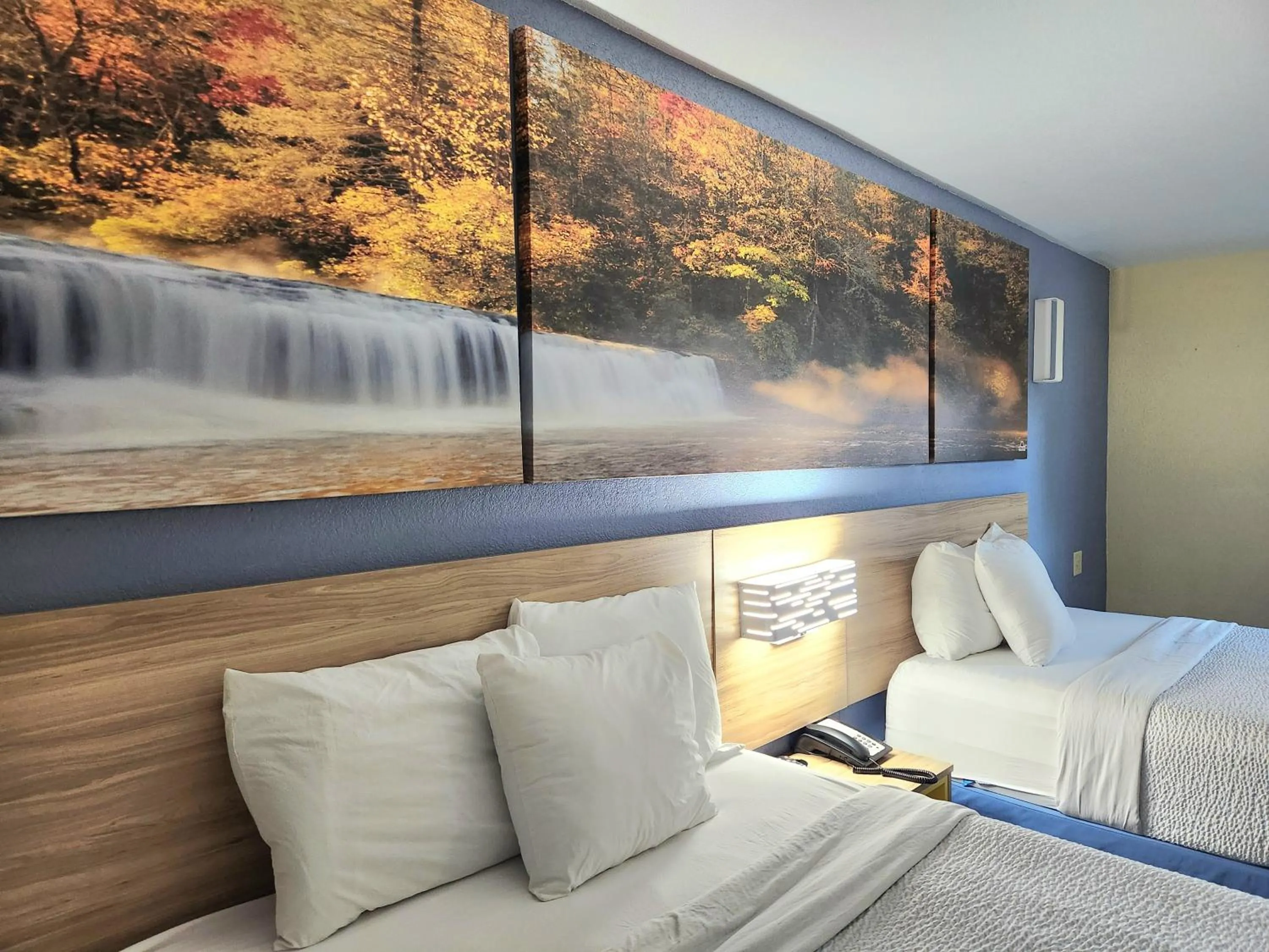 Bedroom, Bed in Days Inn by Wyndham New Orleans Pontchartrain