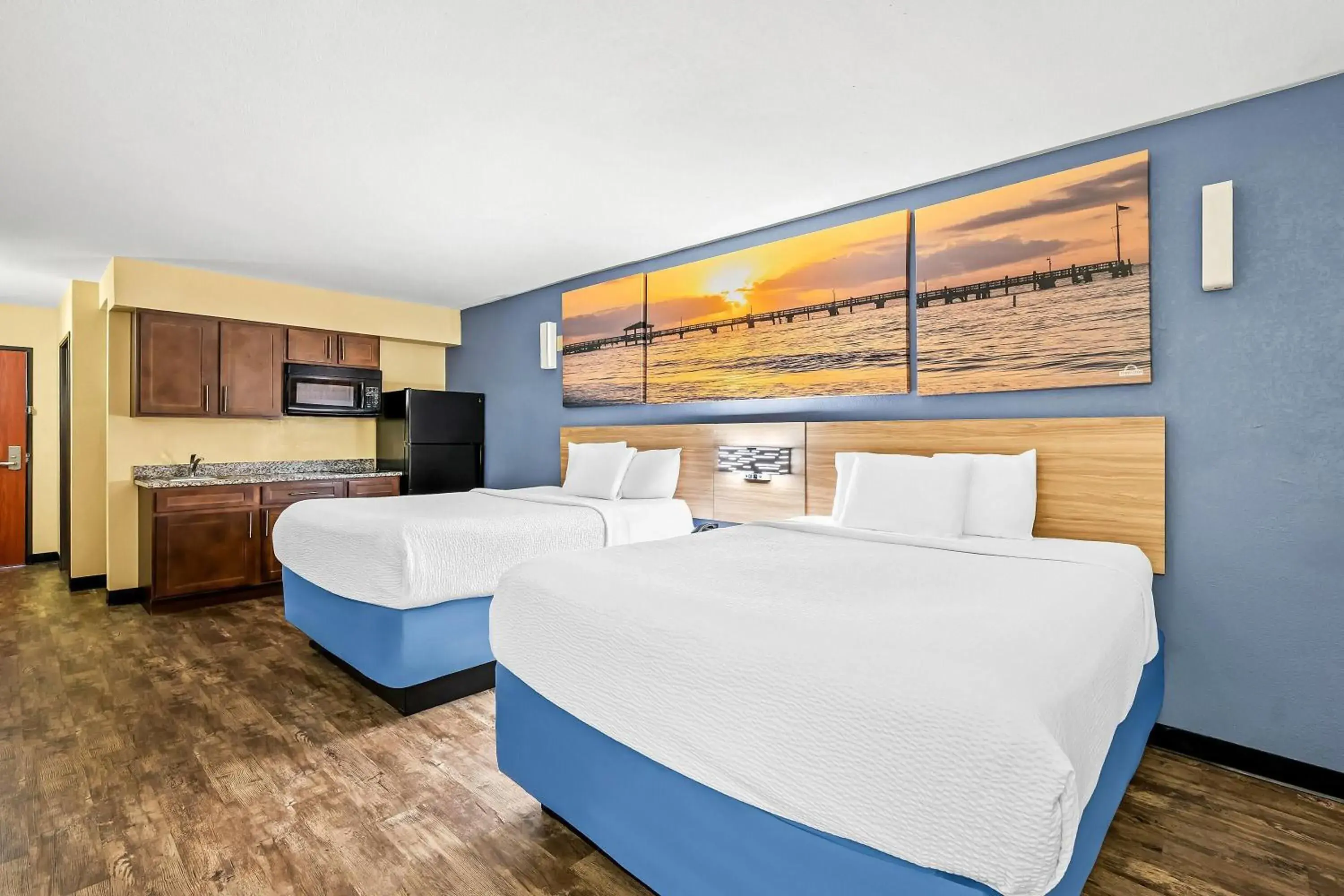 Bed in Days Inn by Wyndham New Orleans Pontchartrain Bed in Days Inn by Wyndham New Orleans Pontchartrain