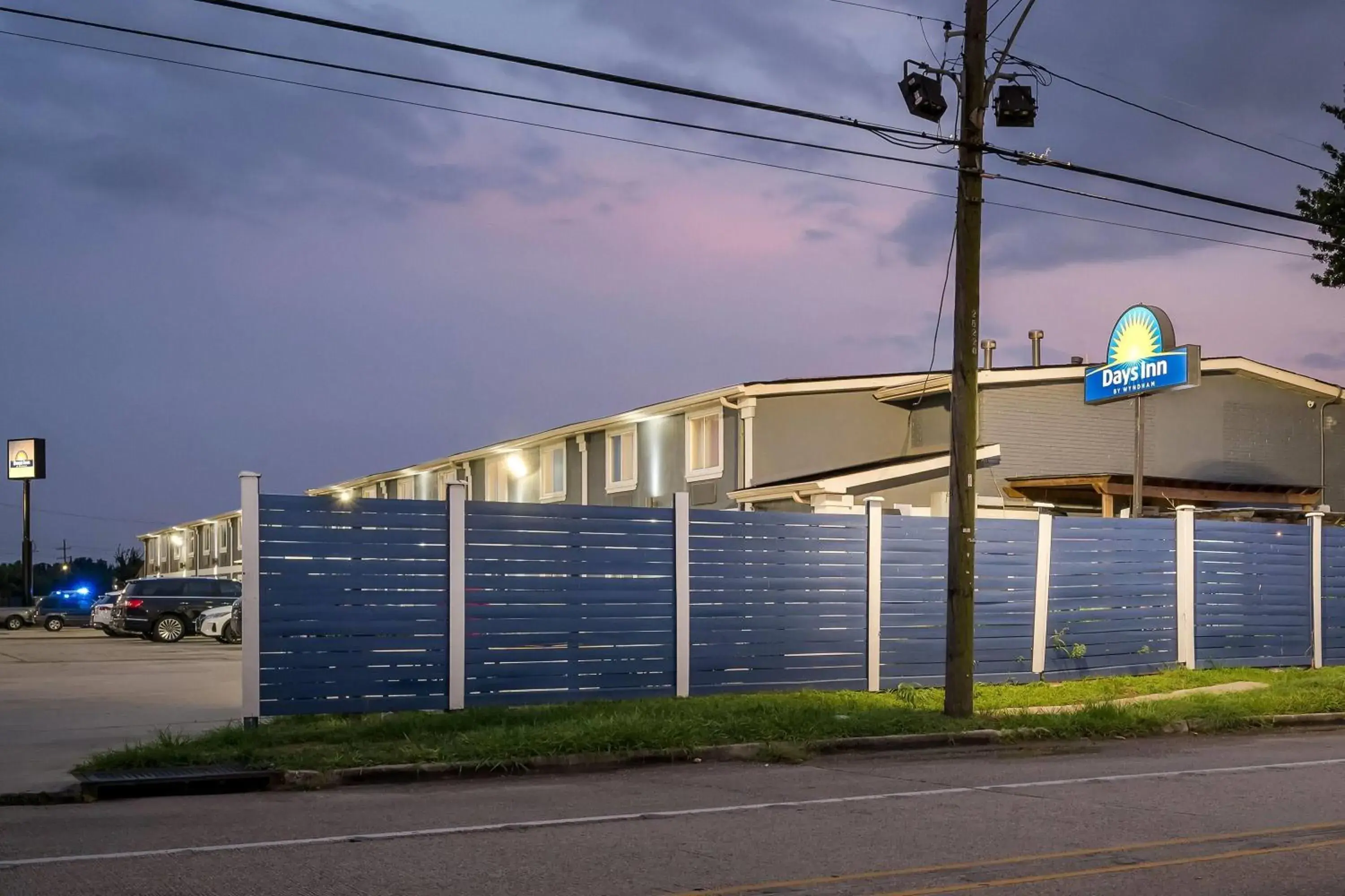 Property building in Days Inn by Wyndham New Orleans Pontchartrain Property building in Days Inn by Wyndham New Orleans Pontchartrain