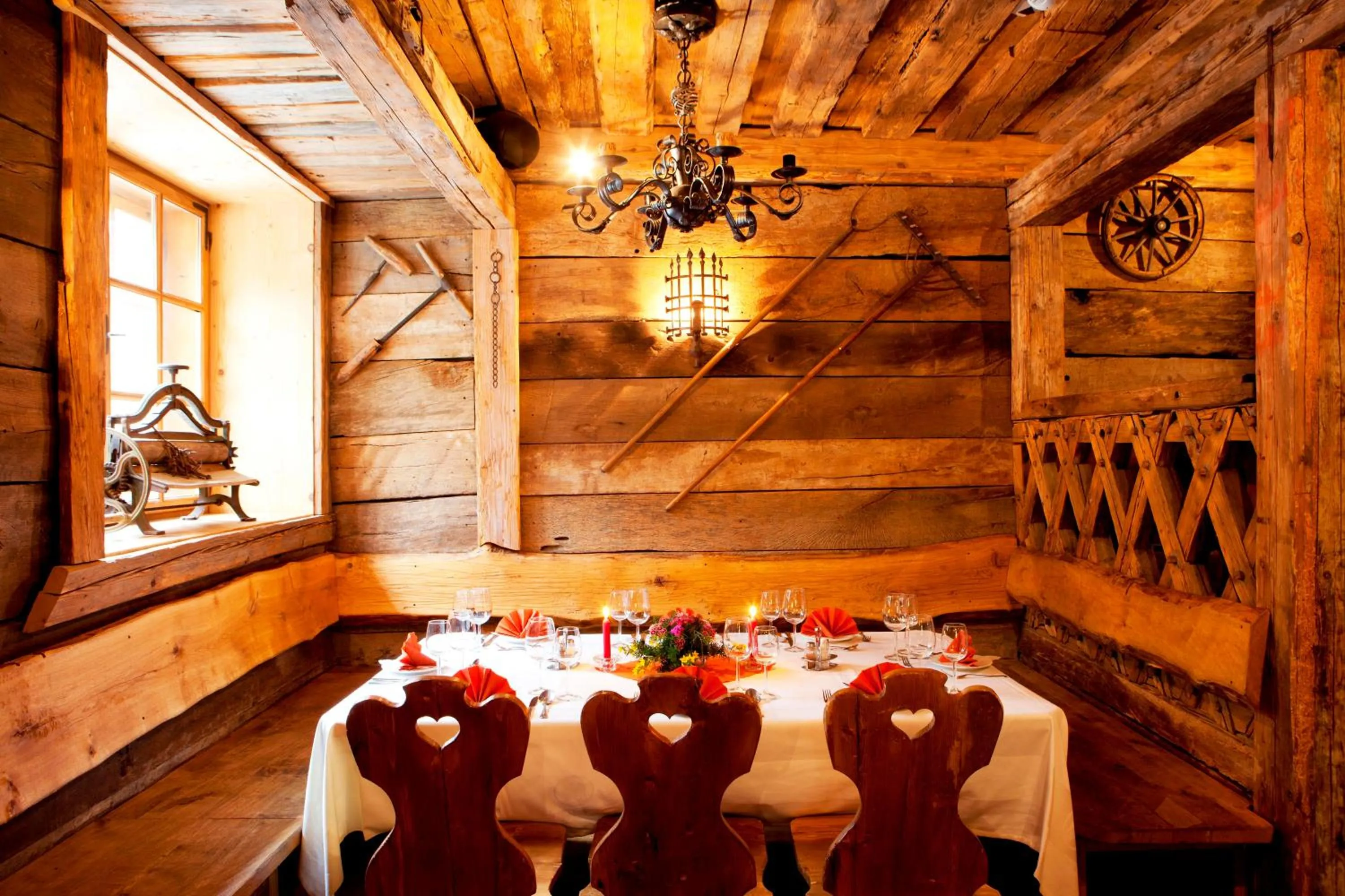 Restaurant/places to eat in Euro Youth Hotel & Krone