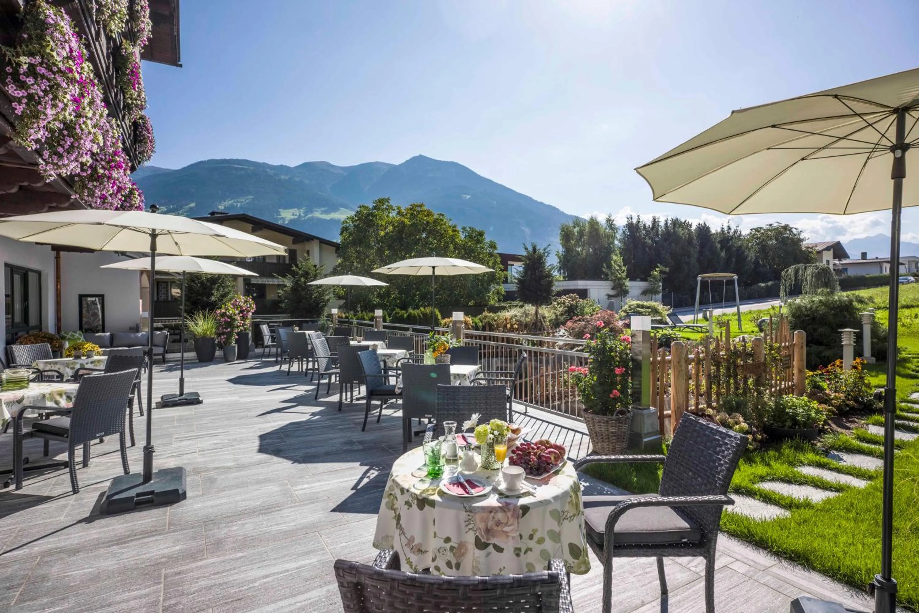 Garden in Hotel Landhaus Zillertal
