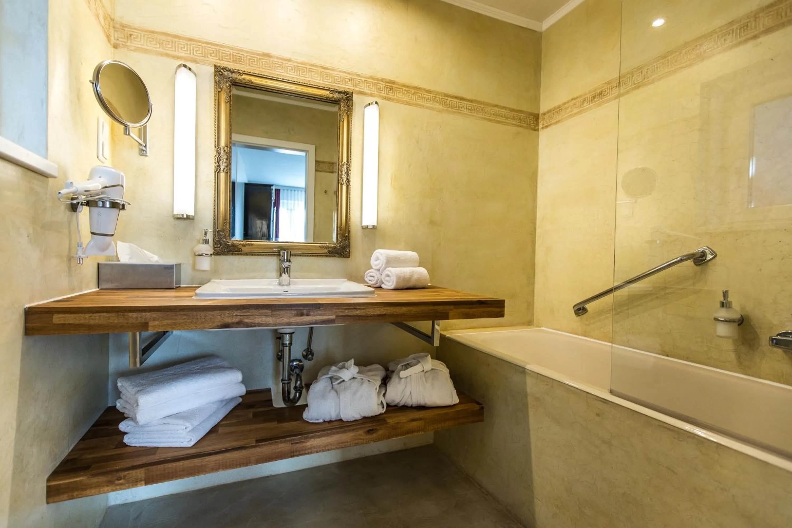 Bathroom in Landidyll-Hotel Nudelbacher