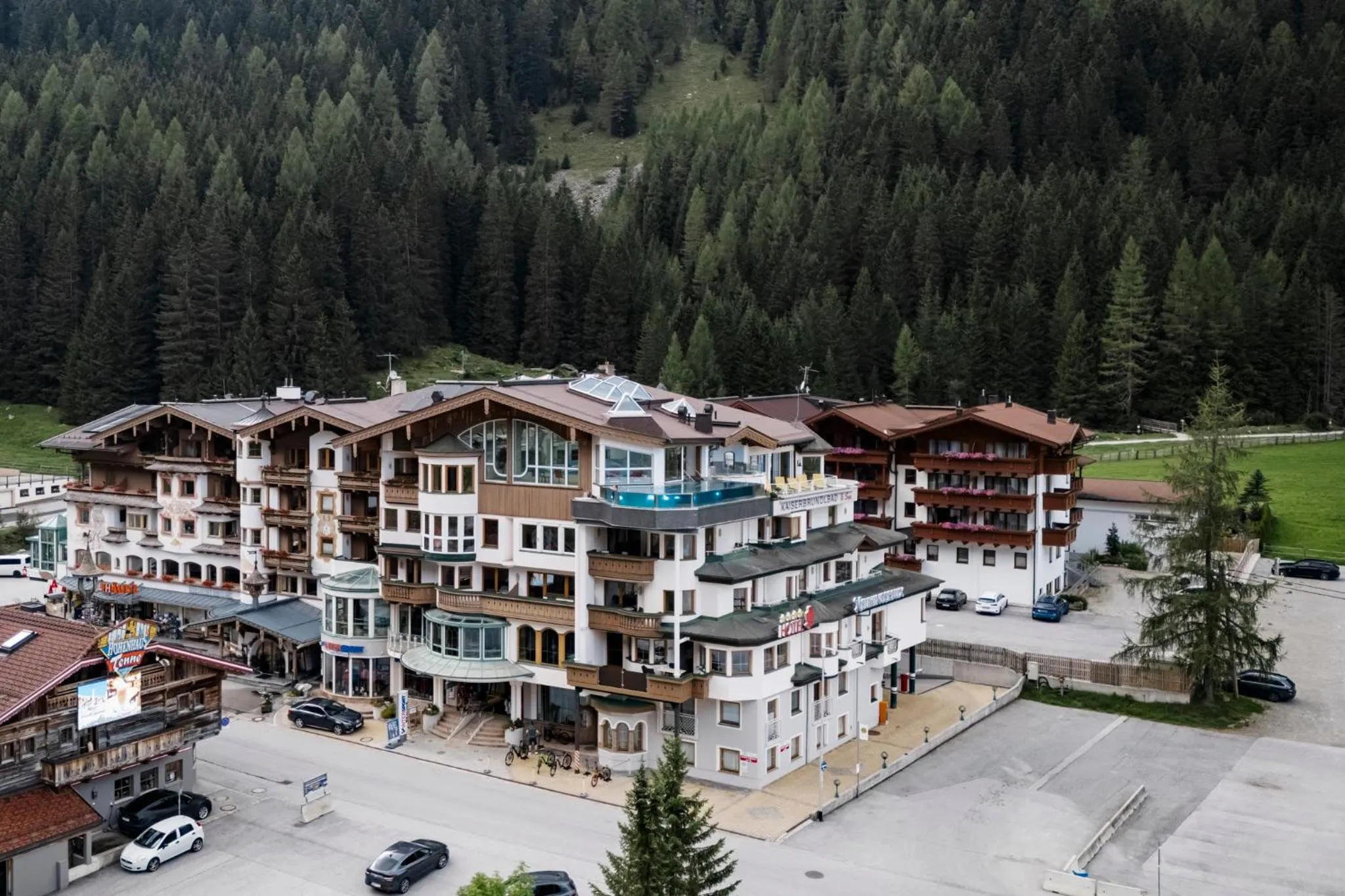 Property building in Hotel Neuhintertux 4 Sterne superior