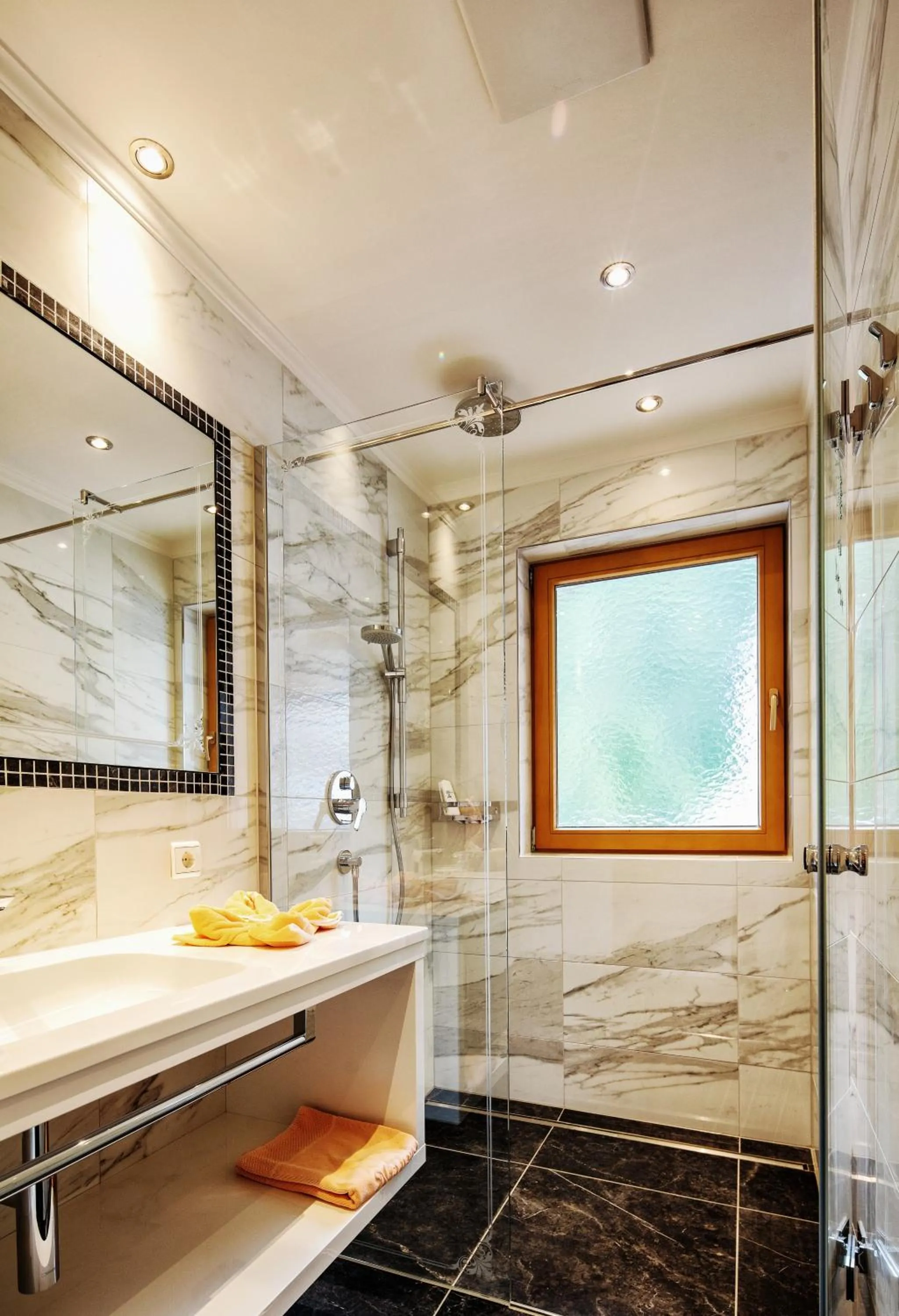 Shower in Hotel Neuhintertux 4 Sterne superior