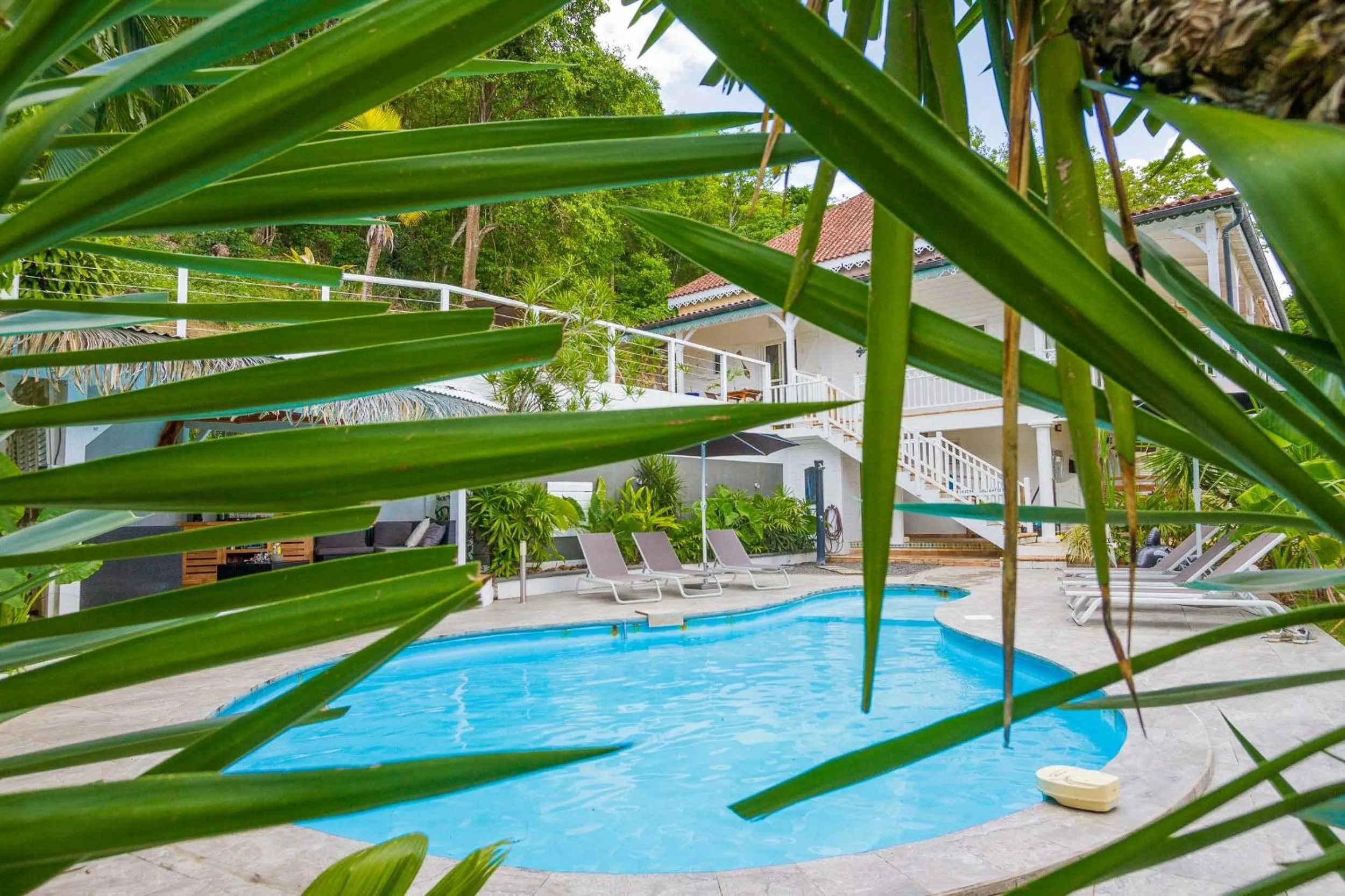 Property building in Carre Royal