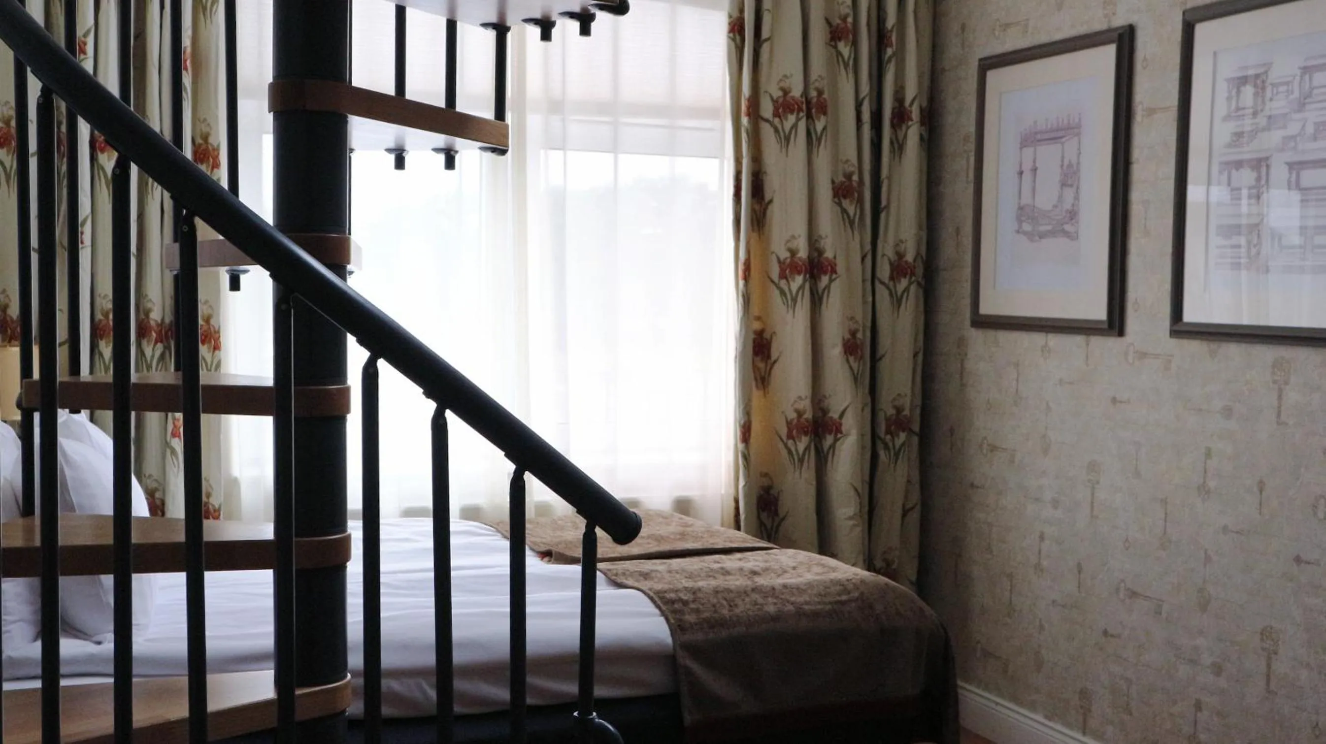 Photo of the whole room, Bed in Sunlight Hotel Conference & Spa