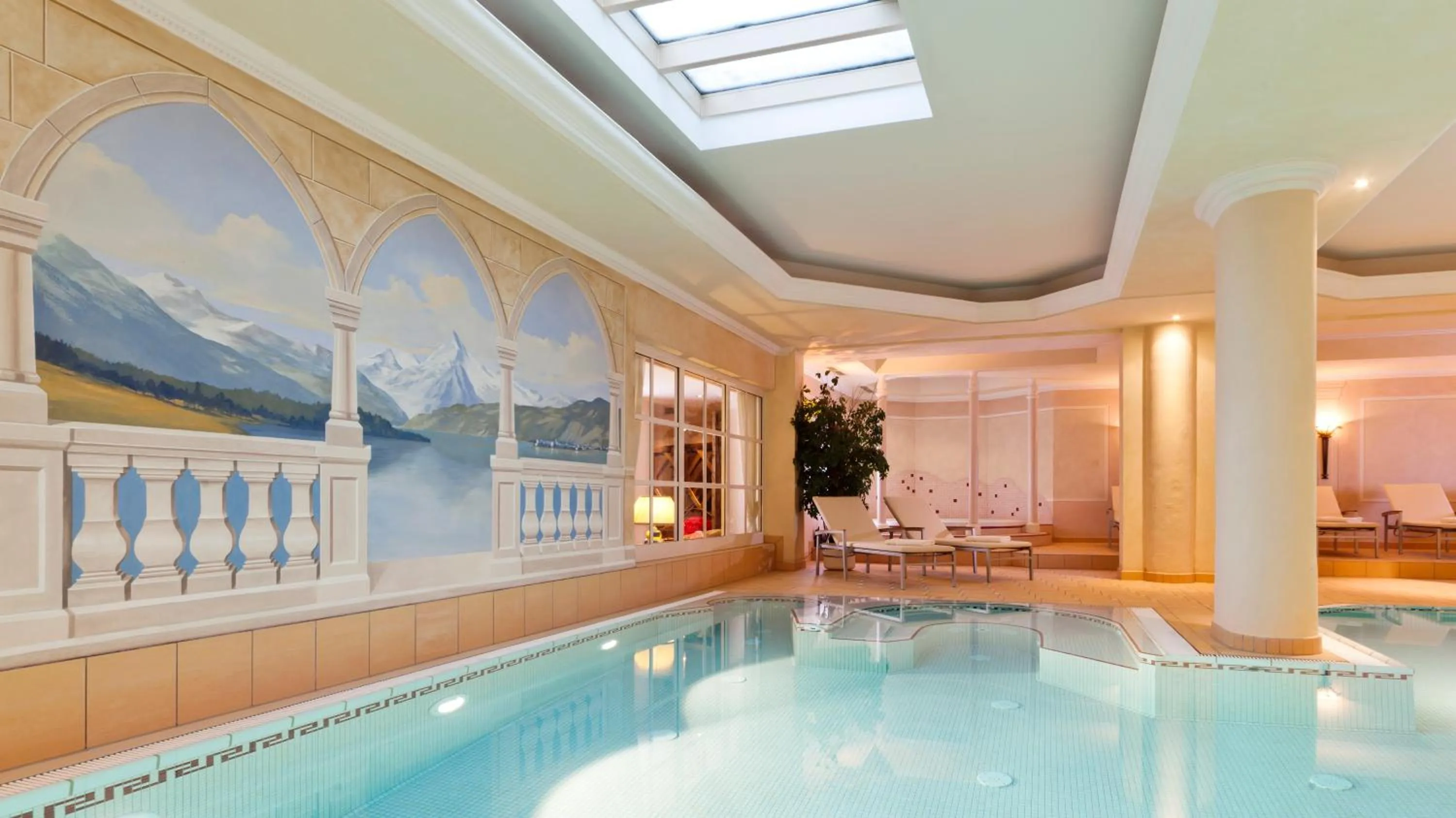 Swimming pool in Superior Hotel Tirolerhof - Zell am See