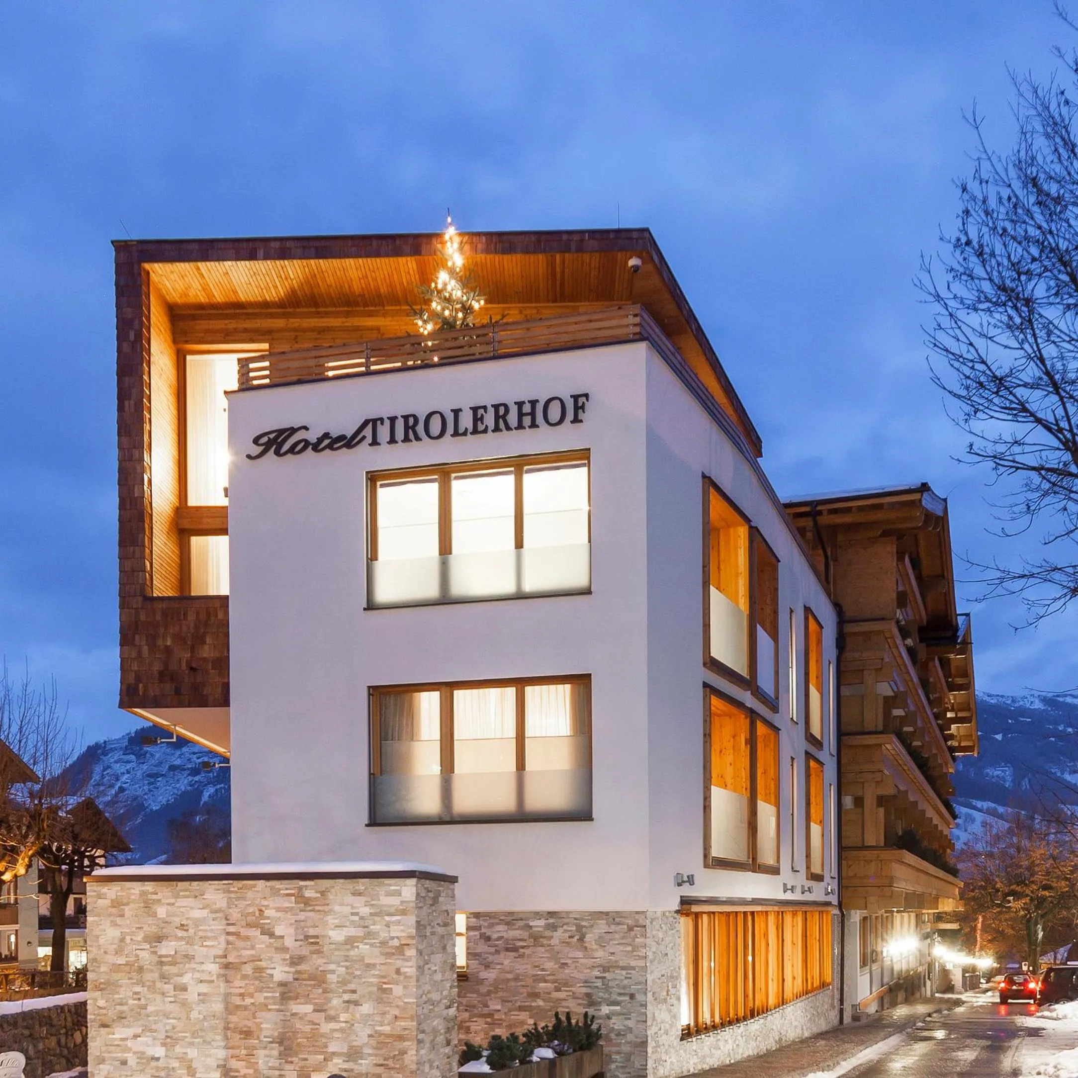 Facade/entrance in Superior Hotel Tirolerhof - Zell am See
