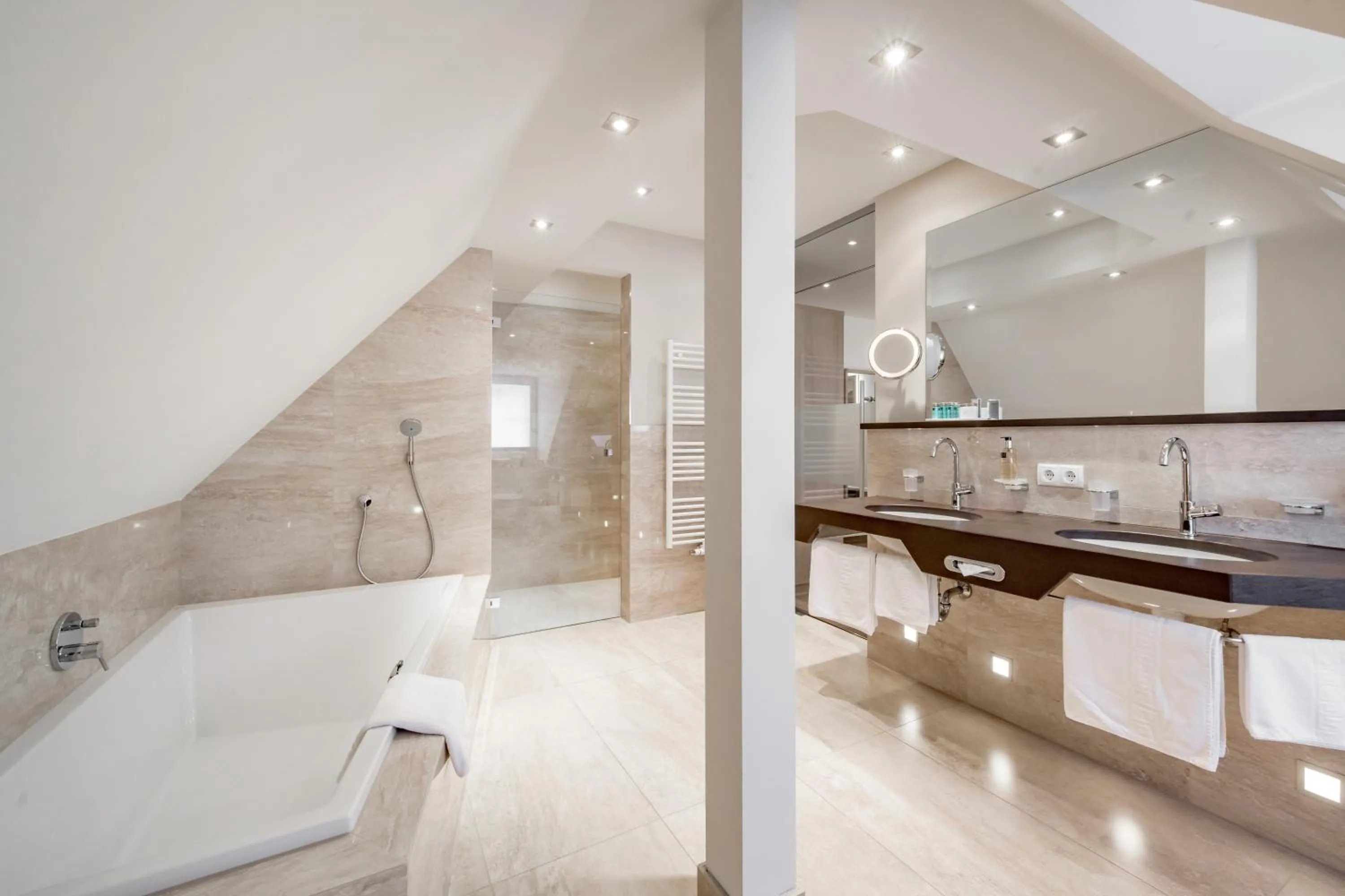 Bathroom in Hotel Garni Christine