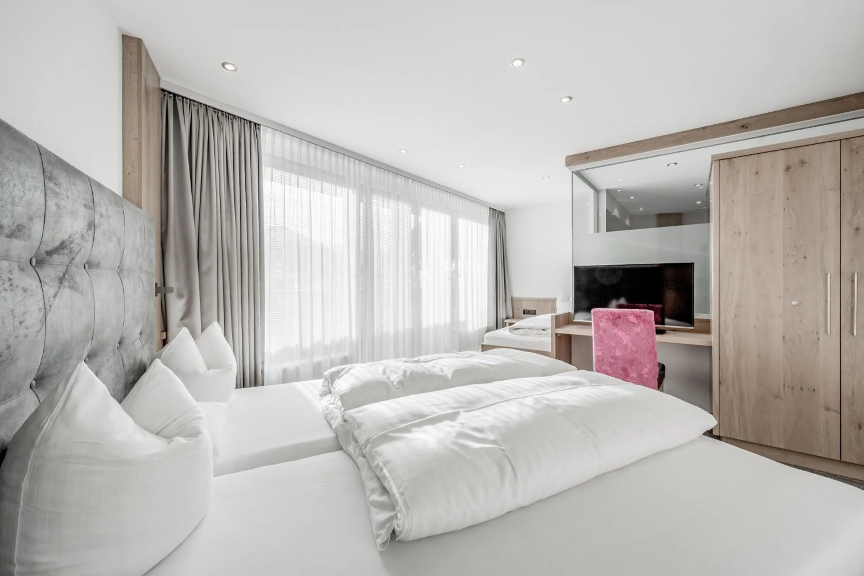 Photo of the whole room, Bed in Hotel Garni Christine