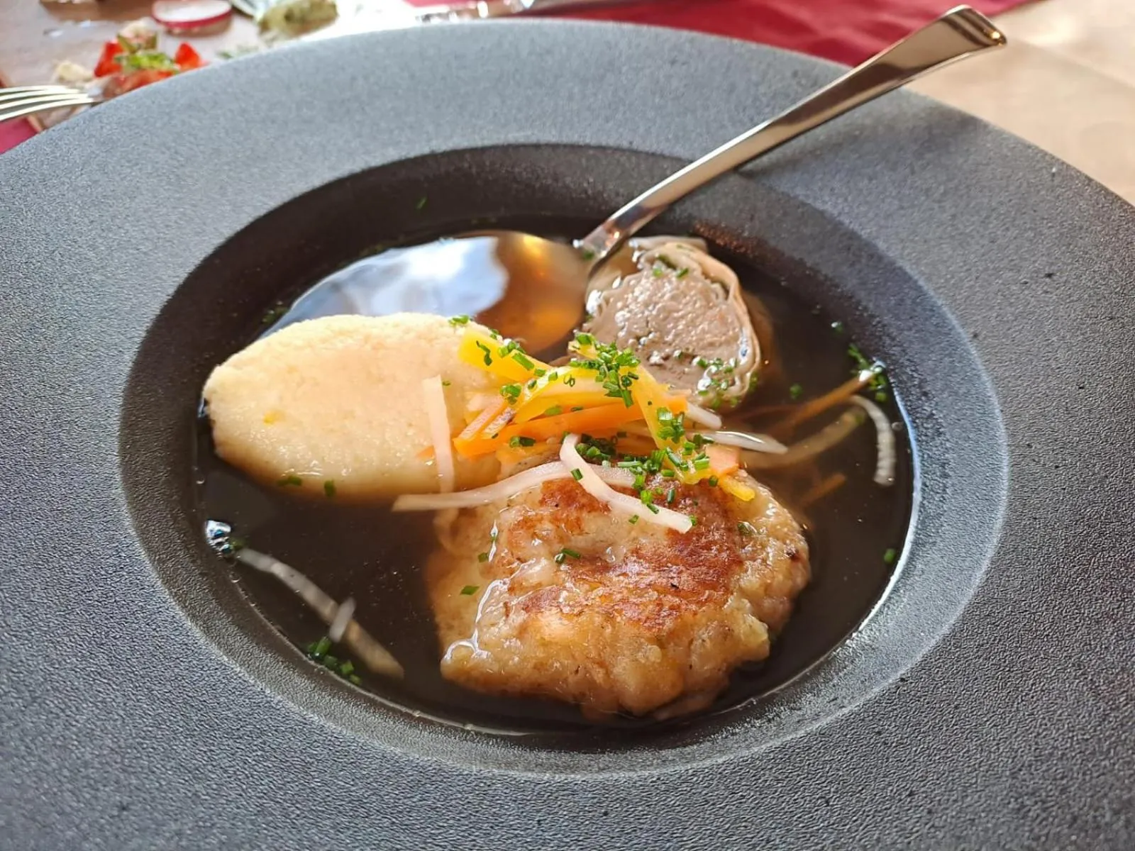 Restaurant/places to eat in Hotel Pariente