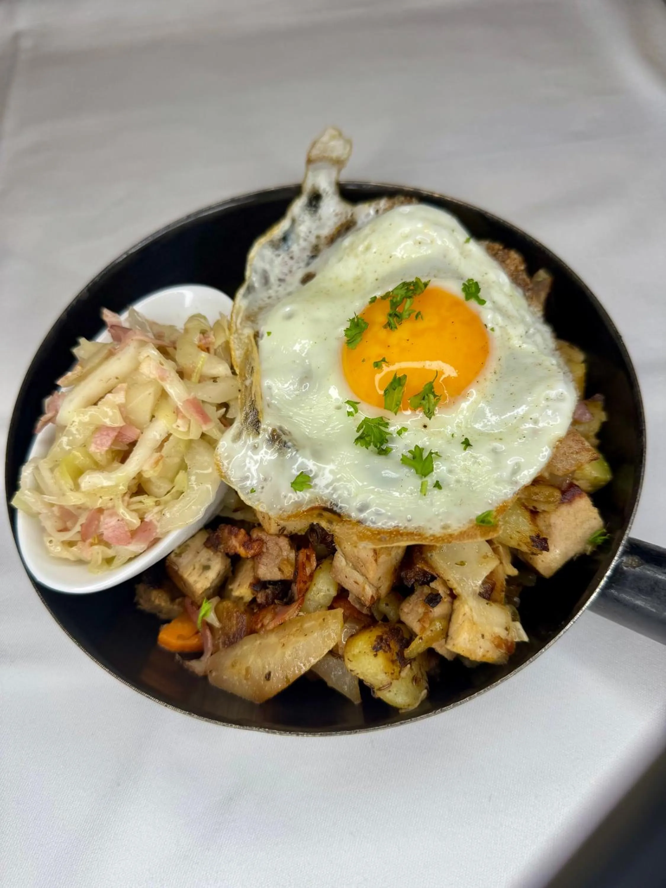 Restaurant/places to eat in Hotel Pariente