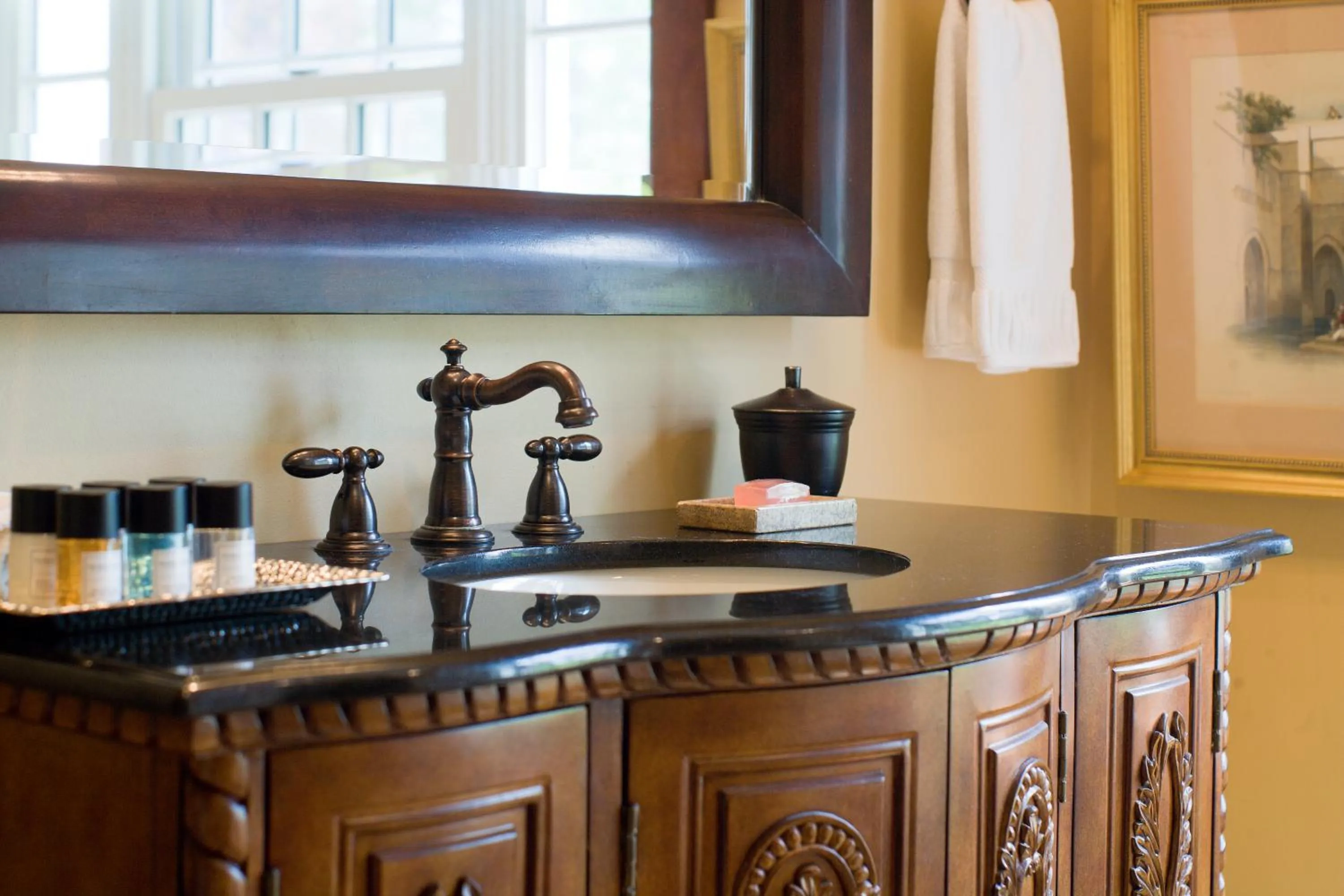 Bathroom in Reluctant Panther Inn & Restaurant