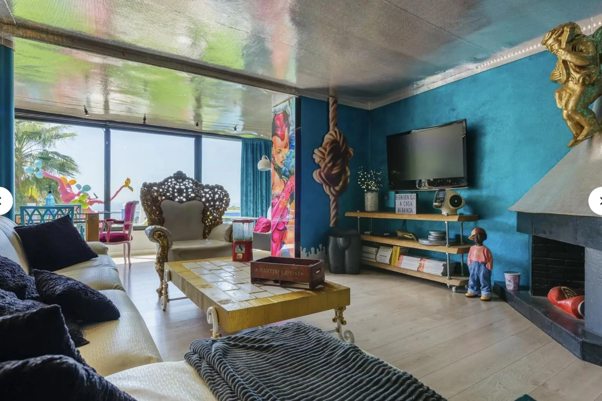 Communal lounge/ TV room in Casa Miramiranda