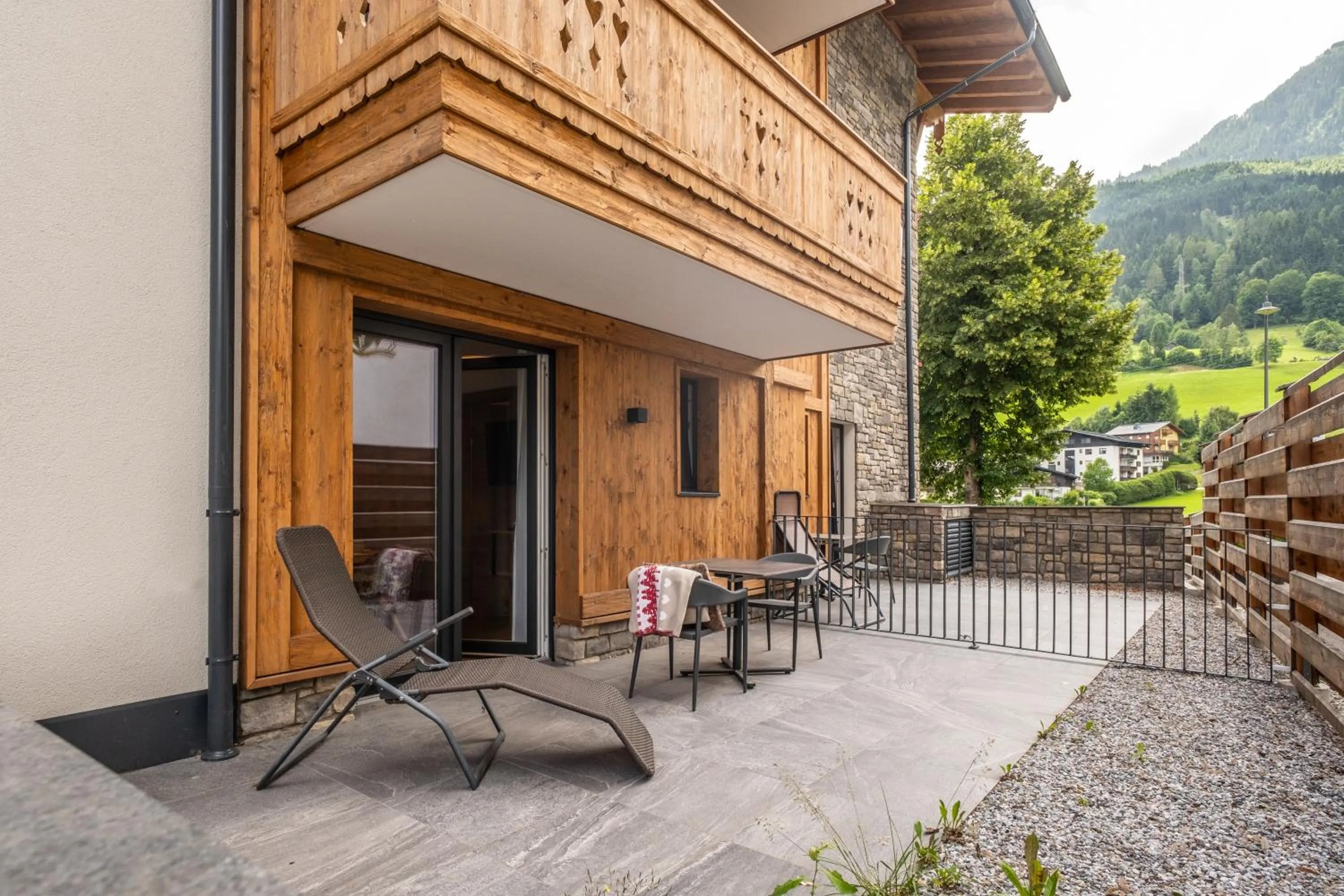 Spring in Dorfkrug Kaprun - Luxury Suites & Appartements