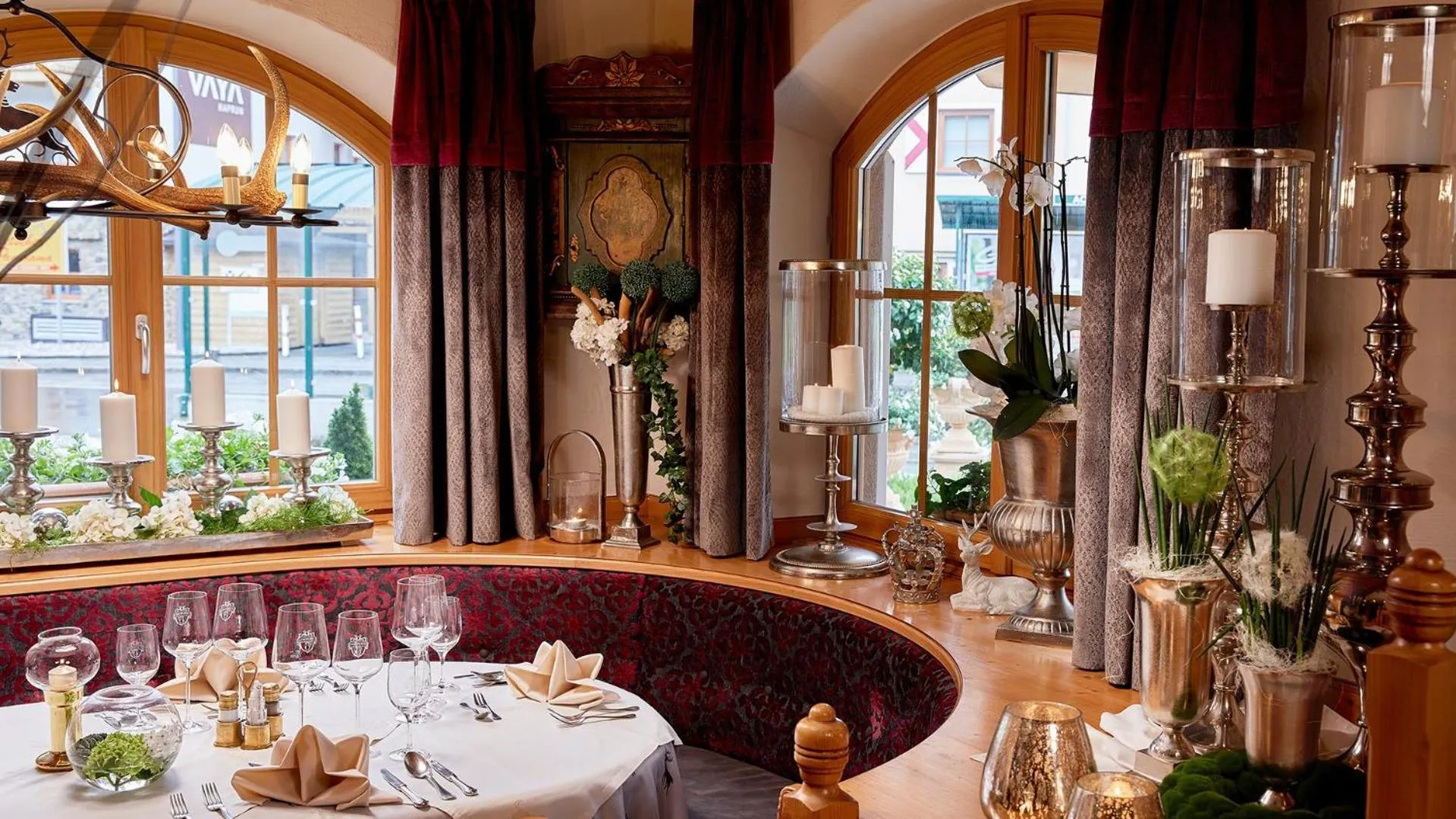 Restaurant/places to eat in Dorfkrug Kaprun - Luxury Suites & Appartements