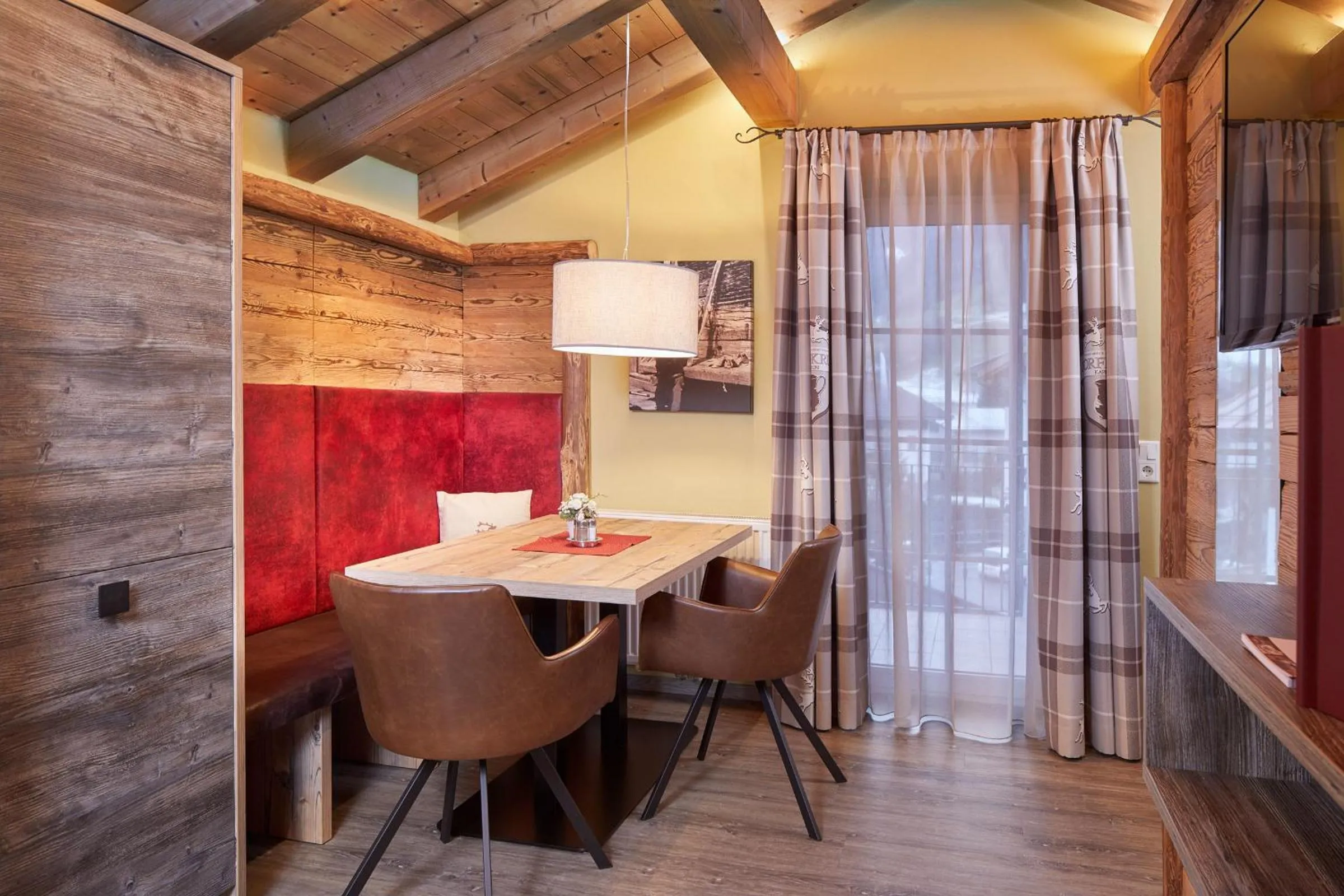 Kitchen or kitchenette in Dorfkrug Kaprun - Luxury Suites & Appartements