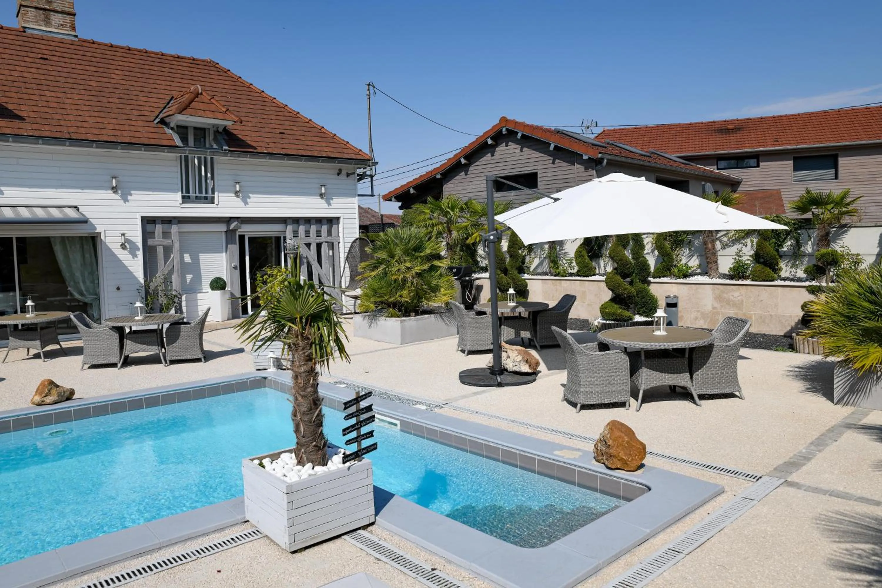 Swimming pool in Gîte de la Croix