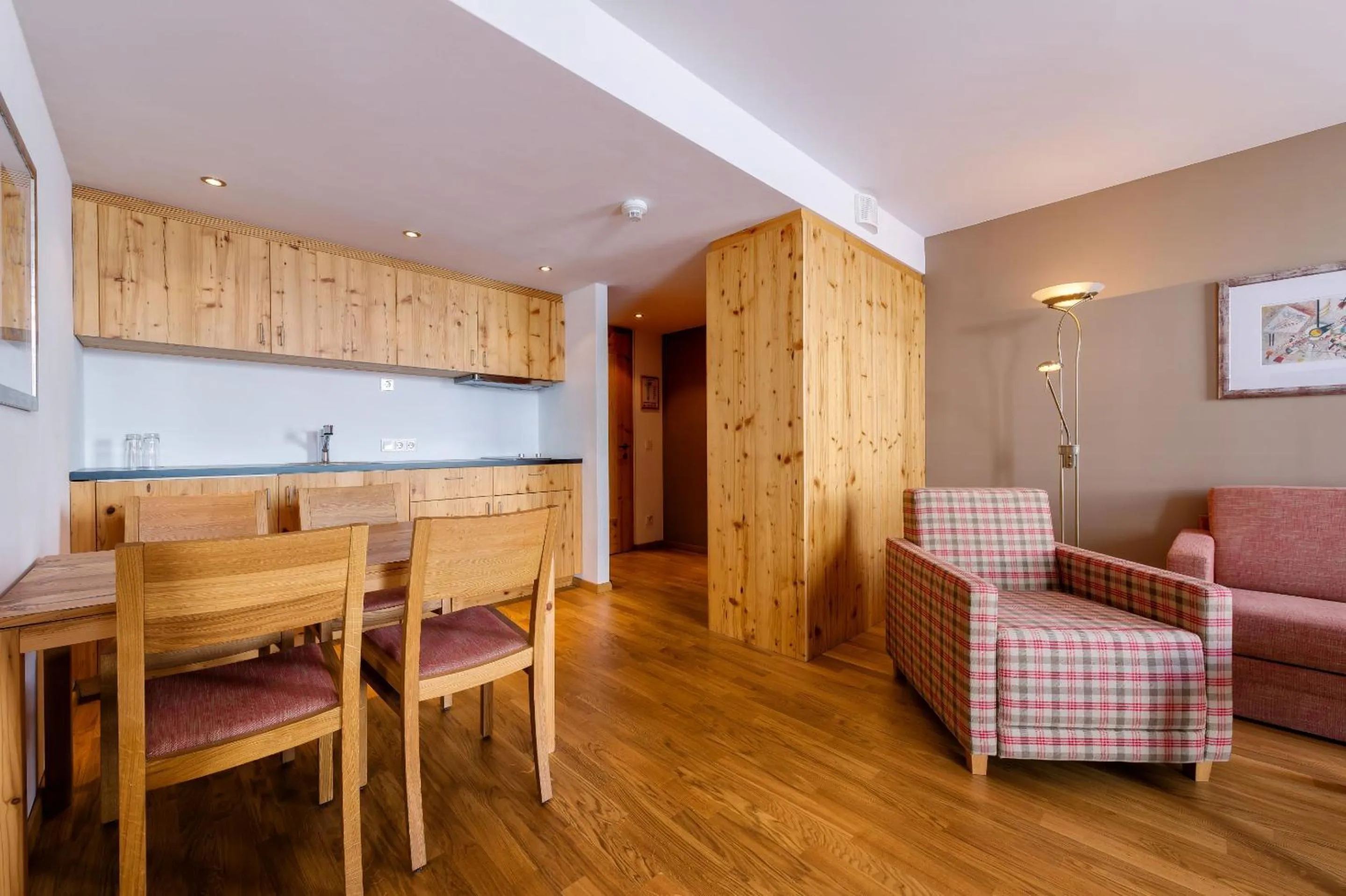 Kitchen or kitchenette in ROBINSON ALPENROSE Zürs