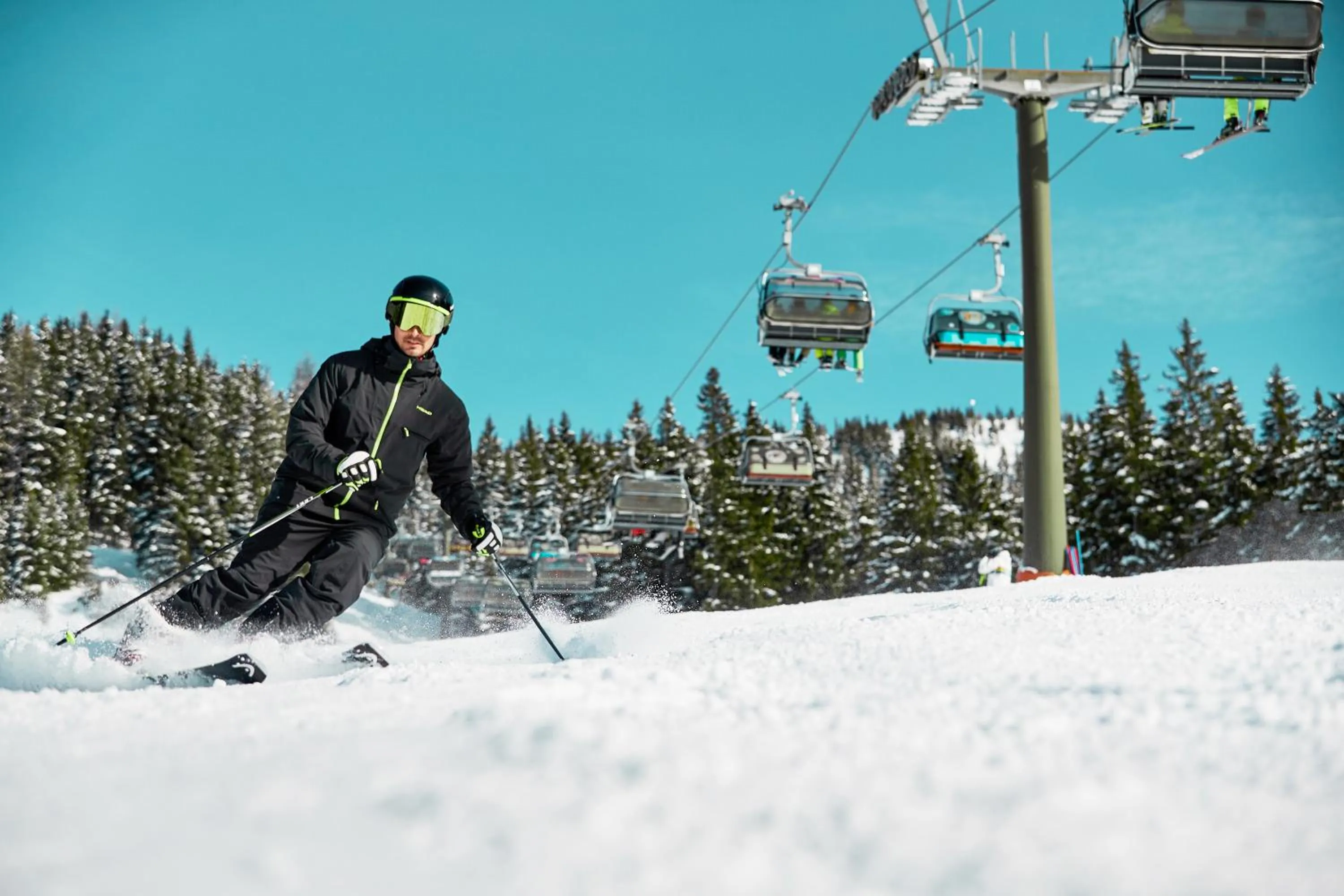 Skiing in ROBINSON AMADÉ