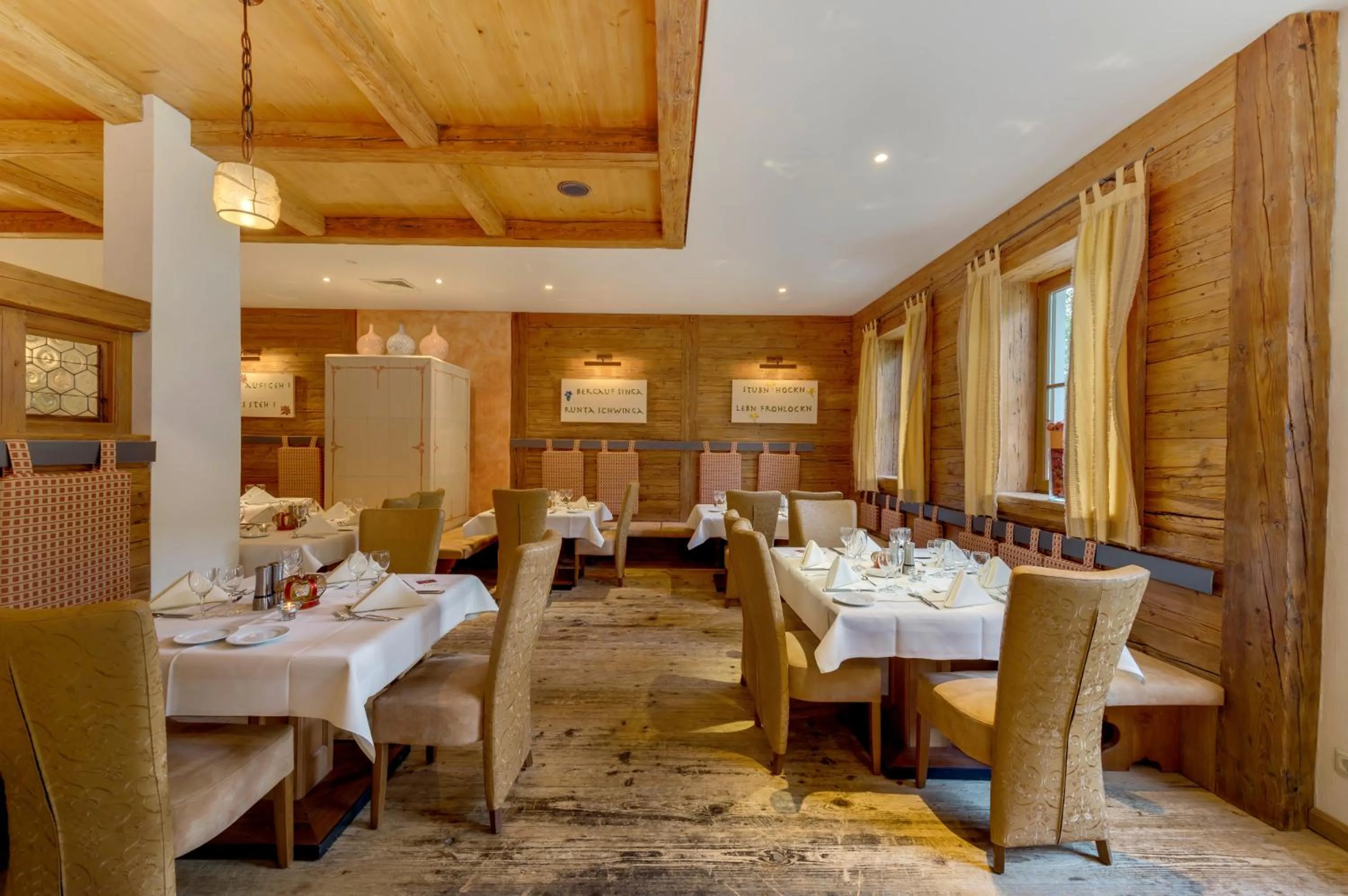Restaurant/places to eat in ROBINSON AMADÉ