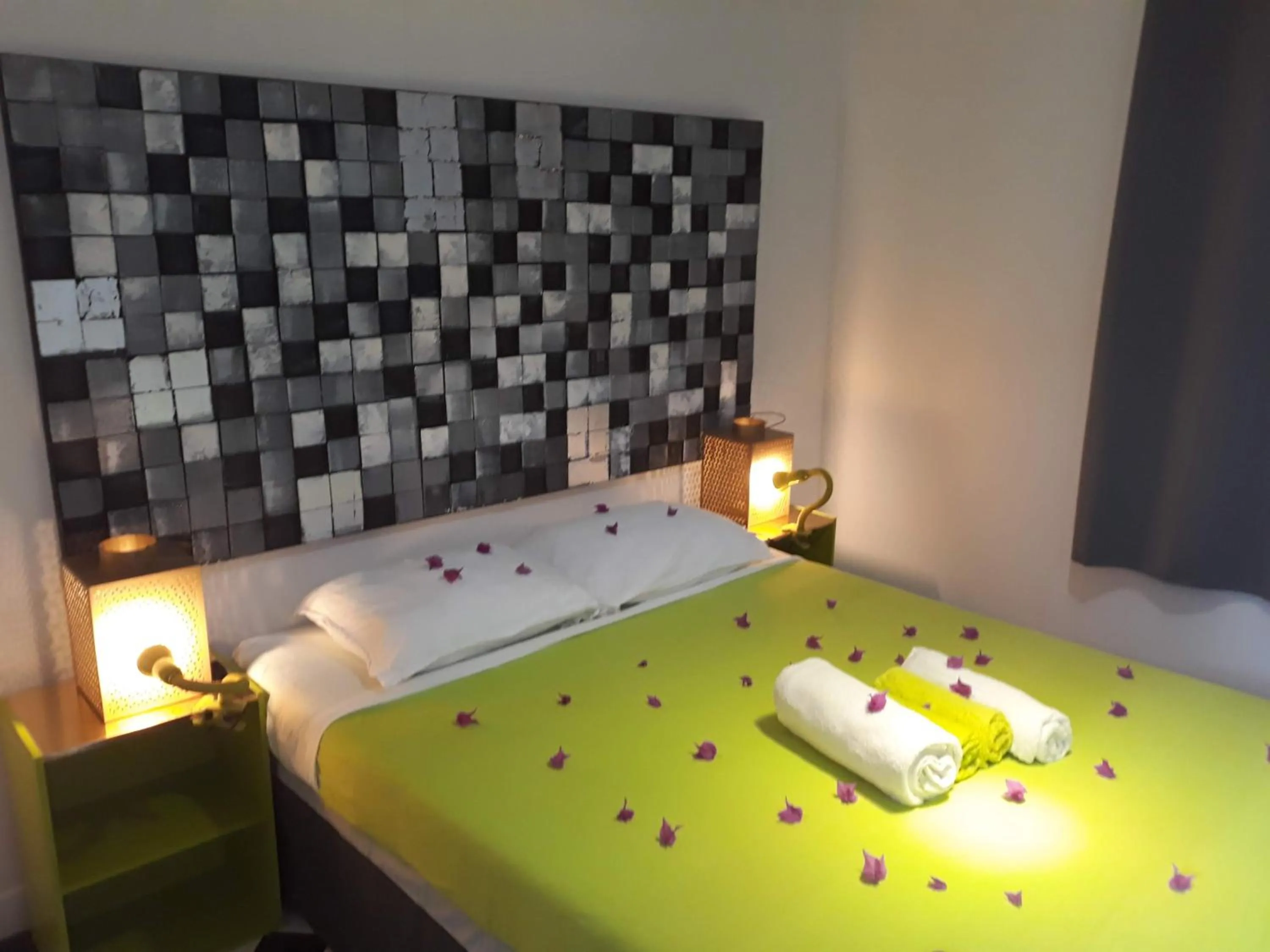 Bedroom, Bed in Villa Eden Rock