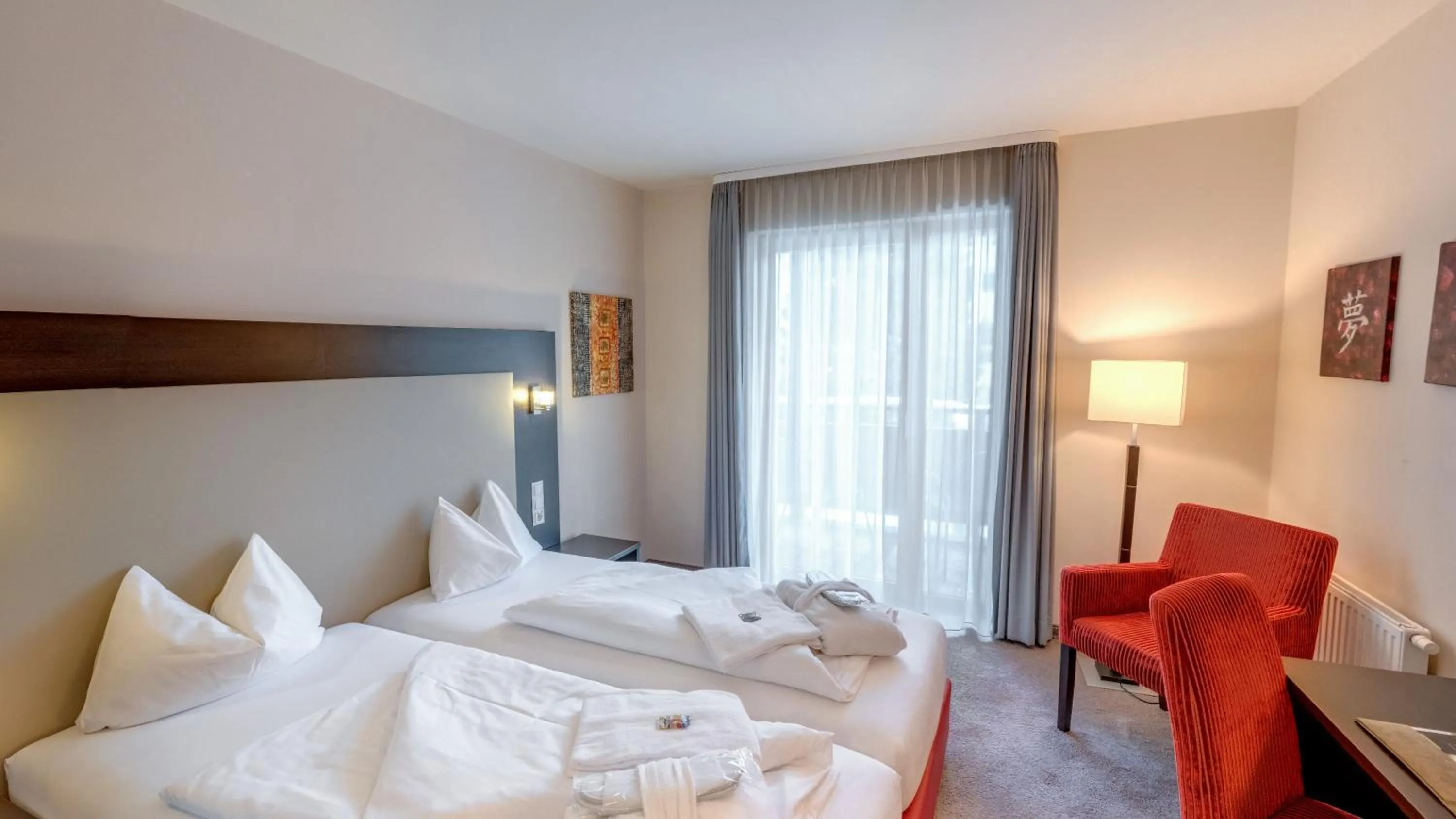 Photo of the whole room, Bed in Banyan