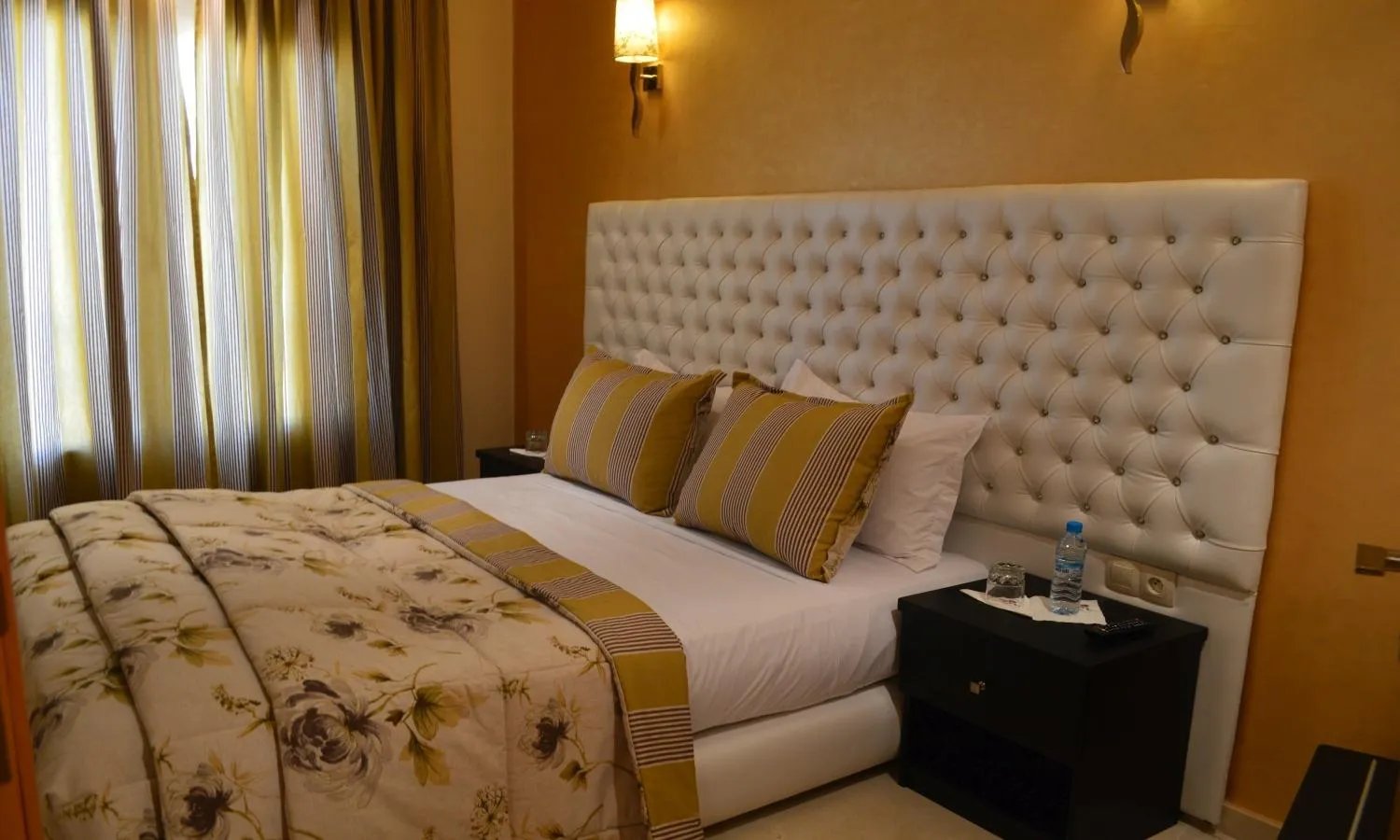 Bed in Hotel La Luna