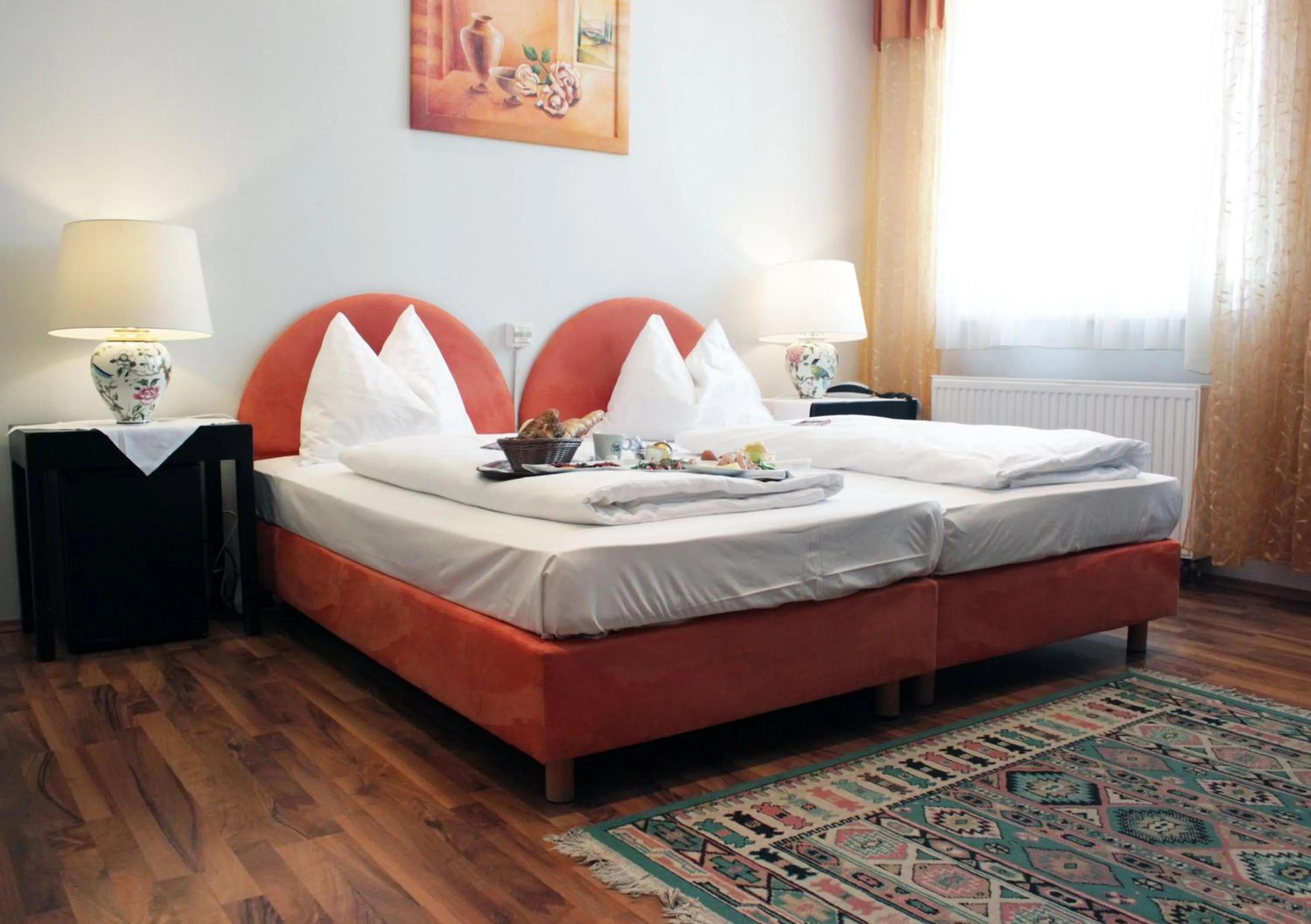 Bed in Stadthotel Restaurant Auerhahn