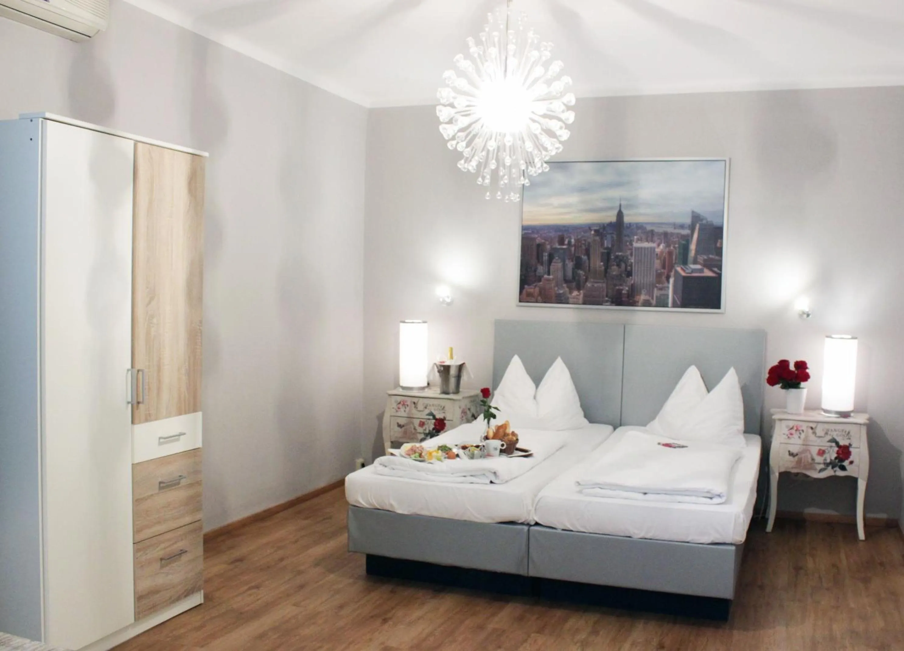 Bed in Stadthotel Restaurant Auerhahn